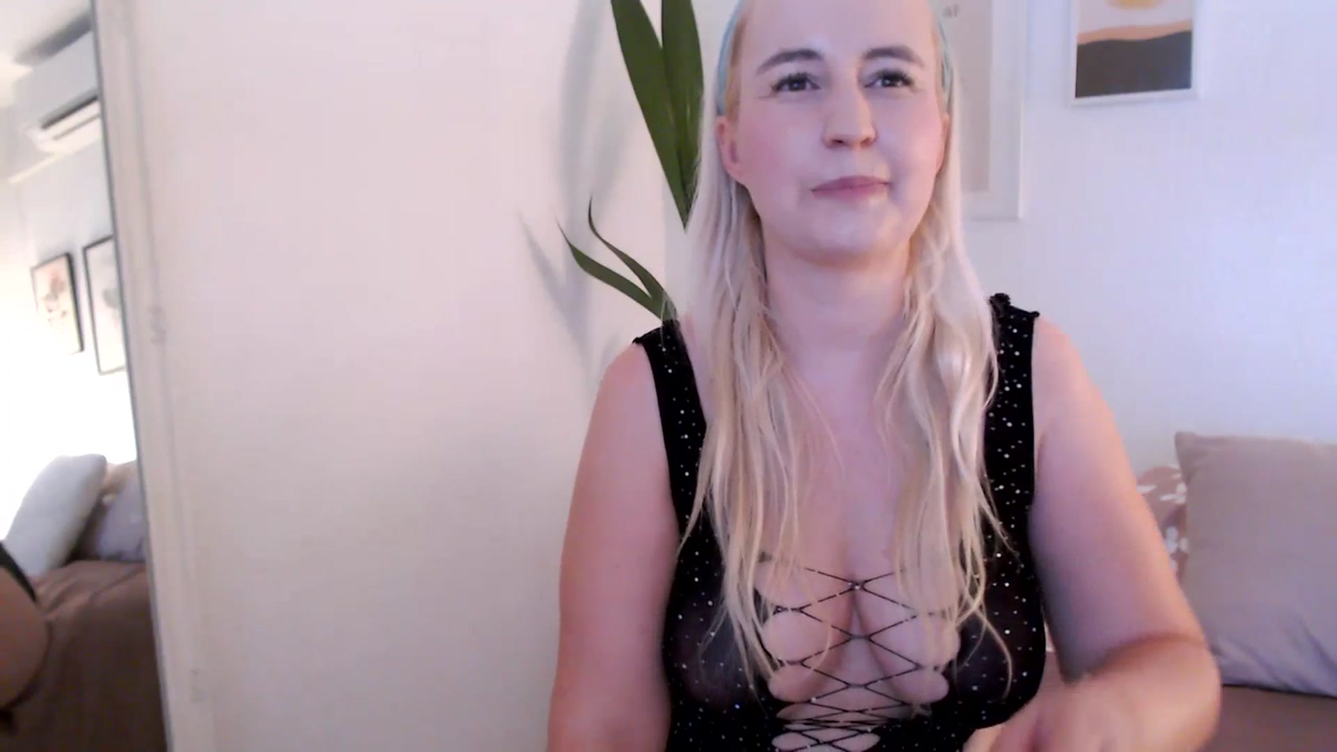 Gallery image thumbnail from NatalieMFC's myfreecams stream on, 07/08/2023, 12:21 image 19 of 20
