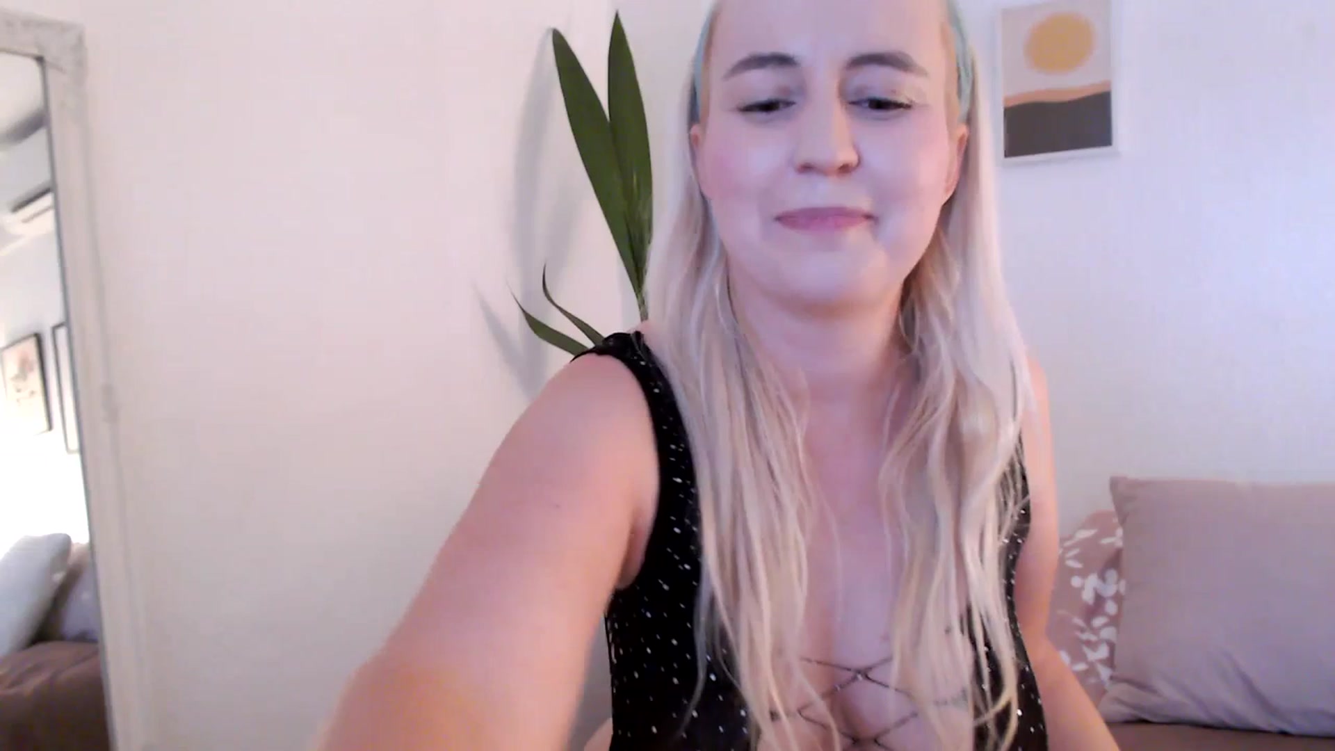Gallery image thumbnail from NatalieMFC's myfreecams stream on, 07/08/2023, 12:21 image 12 of 20