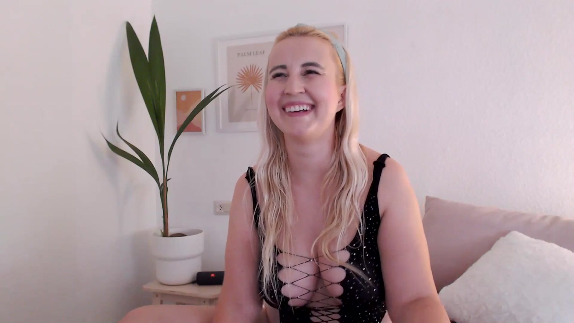 Gallery image thumbnail from NatalieMFC's myfreecams stream on, 07/10/2023, 12:01 image 17 of 20
