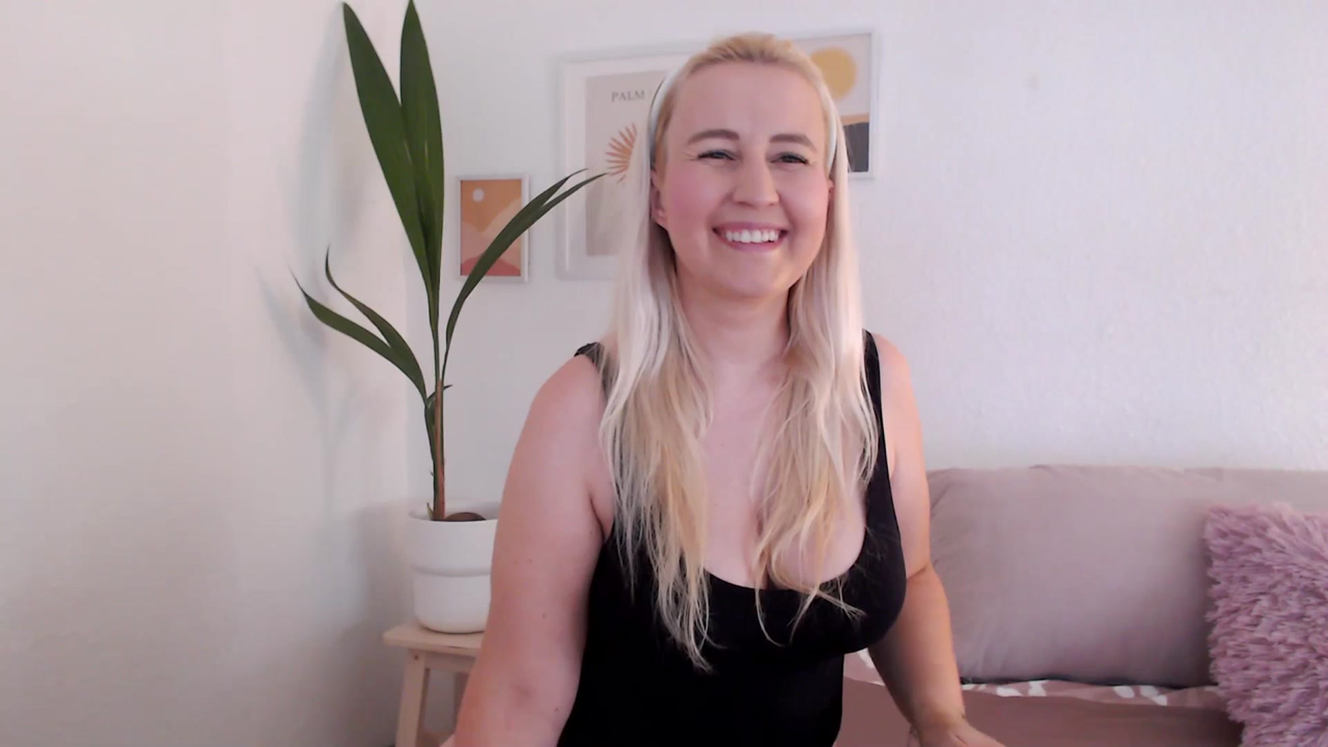 Gallery image thumbnail from NatalieMFC's myfreecams stream on, 07/12/2023, 10:10 image 1 of 20