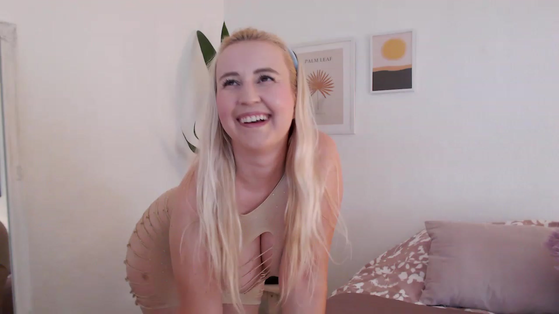 Gallery image thumbnail from NatalieMFC's myfreecams stream on, 07/15/2023, 10:10 image 6 of 20