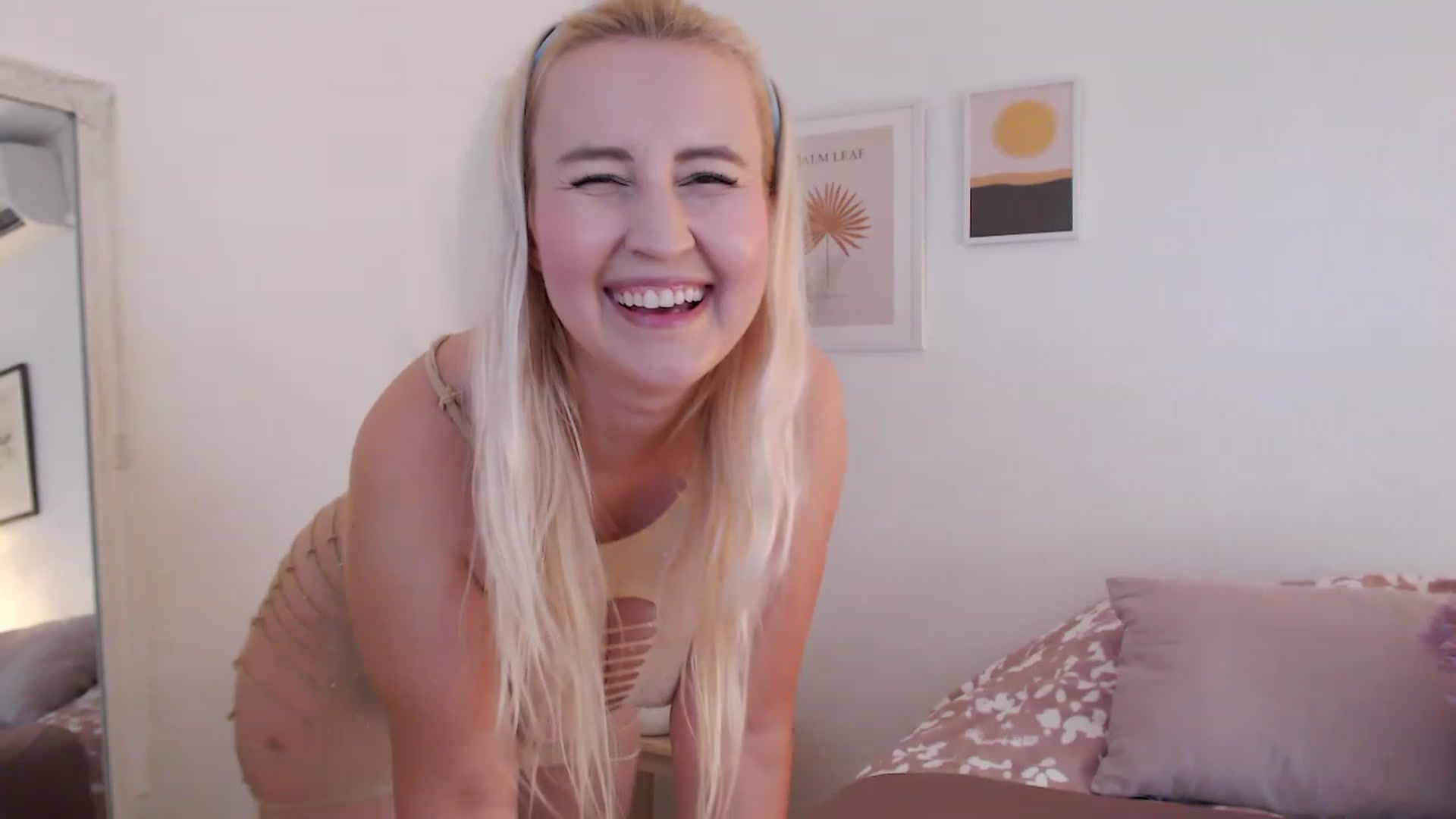 Gallery image thumbnail from NatalieMFC's myfreecams stream on, 07/15/2023, 10:10 image 18 of 20