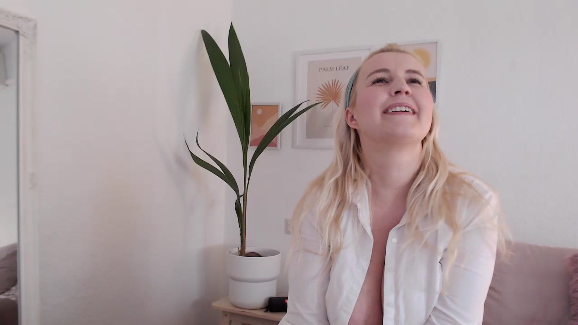 Gallery image thumbnail from NatalieMFC's myfreecams stream on, 07/16/2023, 10:06 image 10 of 20