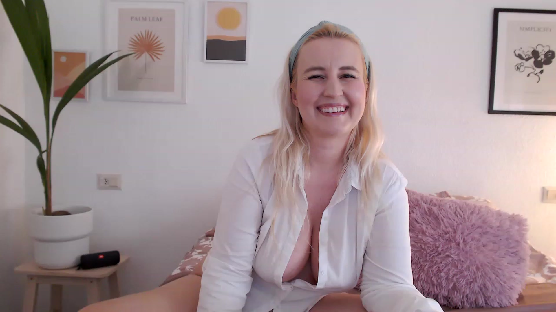 Gallery image thumbnail from NatalieMFC's myfreecams stream on, 07/16/2023, 11:41 image 20 of 20