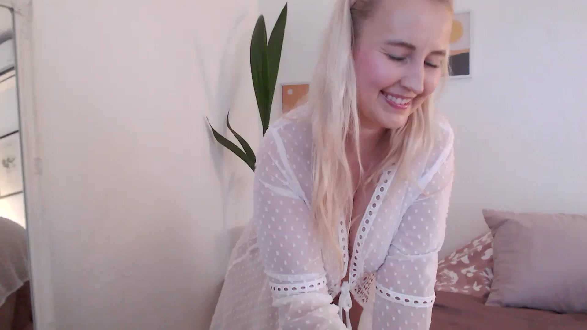 Gallery image thumbnail from NatalieMFC's myfreecams stream on, 07/22/2023, 10:31 image 1 of 20