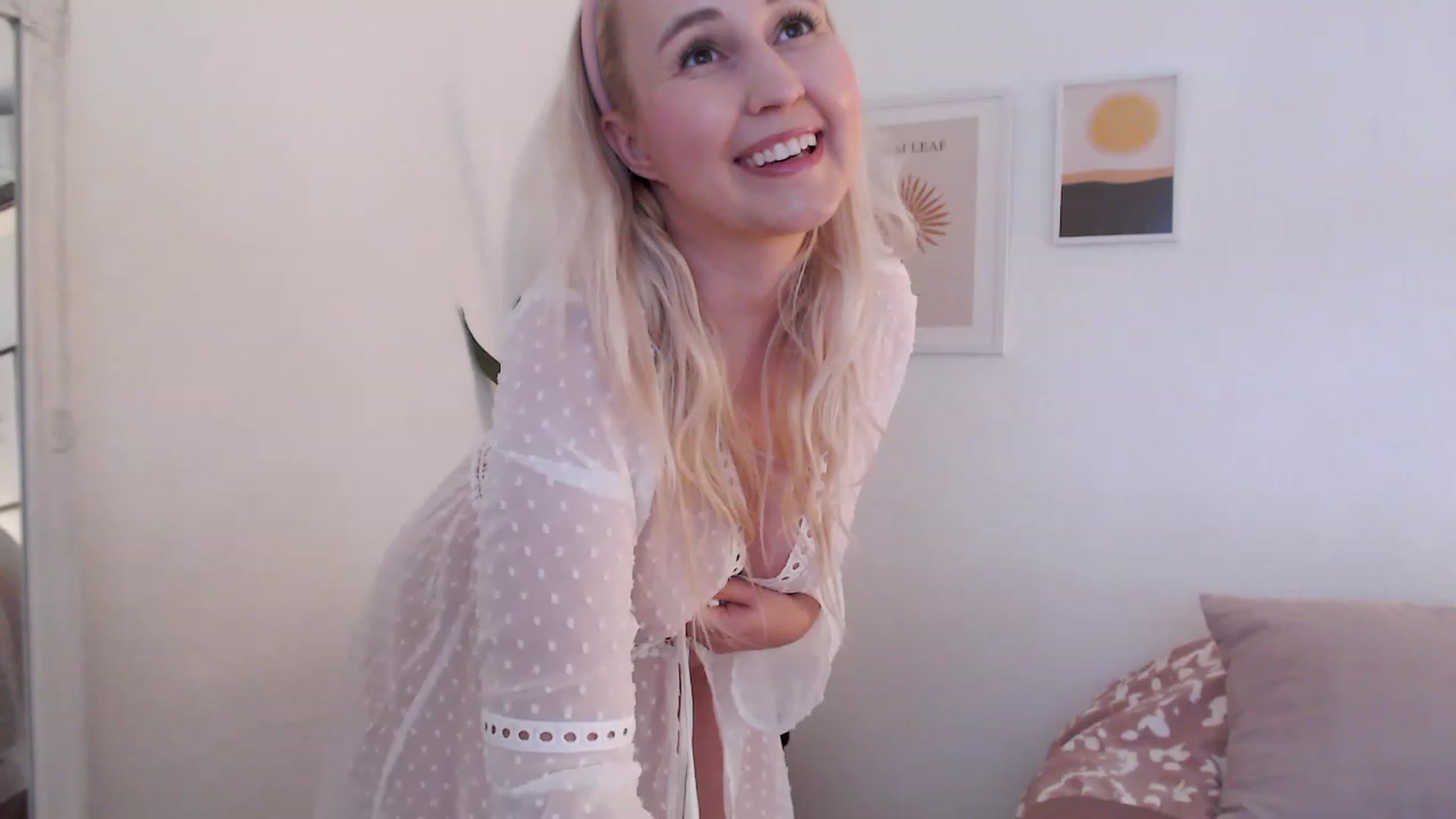 Gallery image thumbnail from NatalieMFC's myfreecams stream on, 07/22/2023, 15:21 image 7 of 20