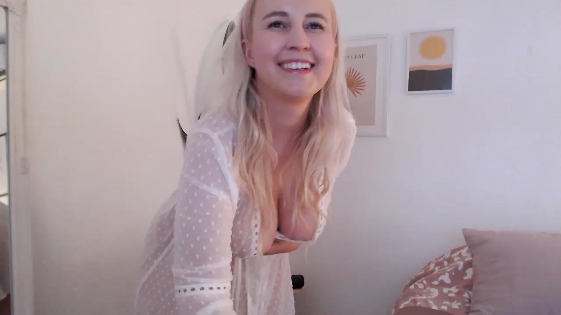 Gallery image thumbnail from NatalieMFC's myfreecams stream on, 07/22/2023, 15:21 image 2 of 20
