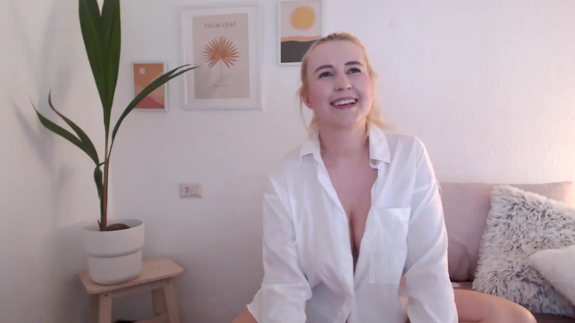 Gallery image thumbnail from NatalieMFC's myfreecams stream on, 07/25/2023, 10:44 image 2 of 20