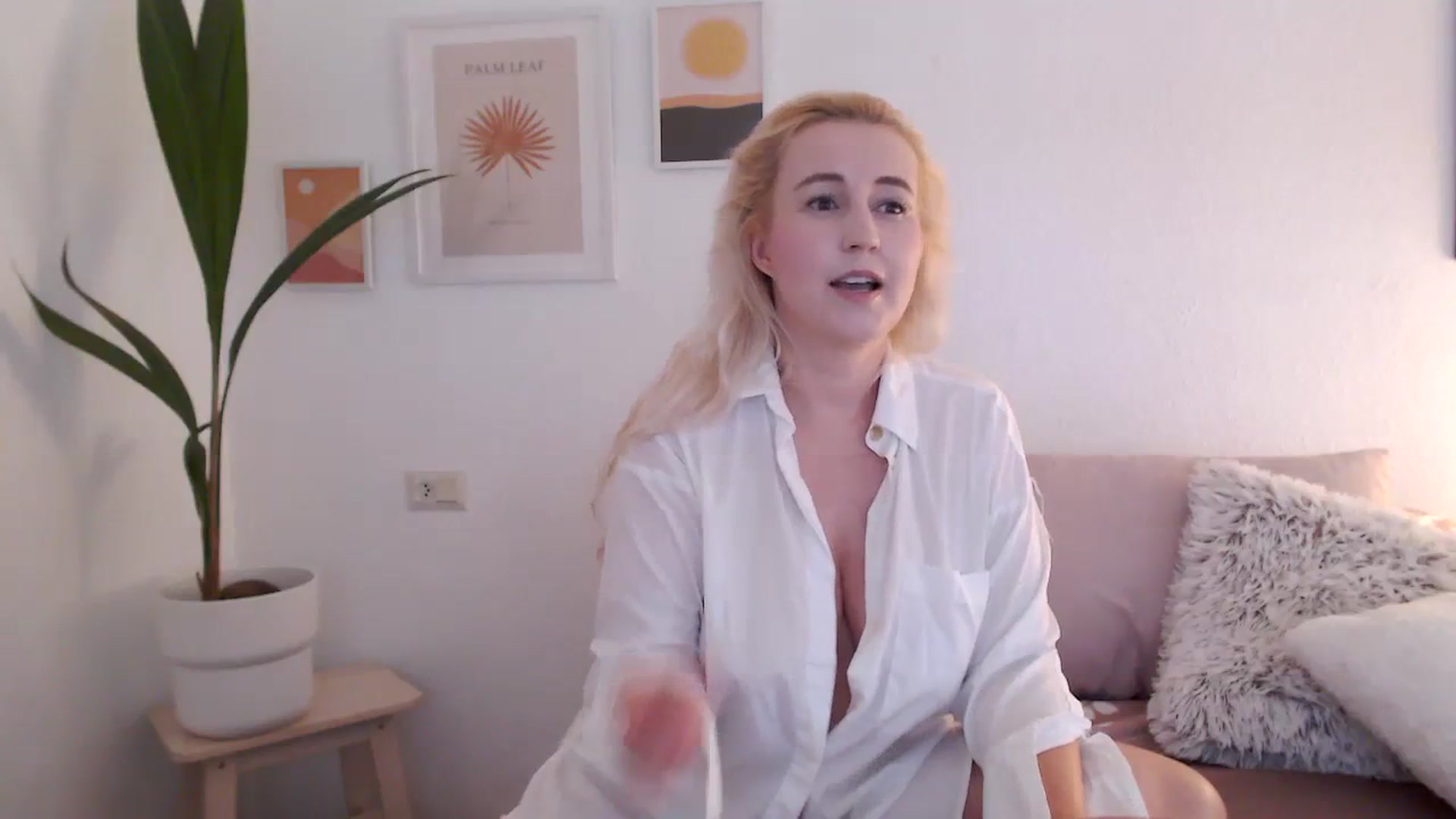 Gallery image thumbnail from NatalieMFC's myfreecams stream on, 07/25/2023, 10:44 image 20 of 20