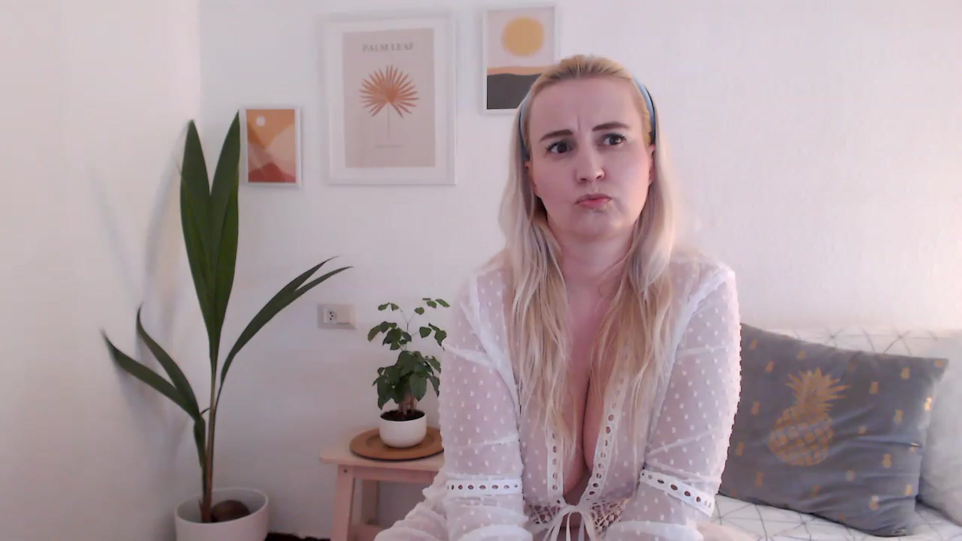 Gallery image thumbnail from NatalieMFC's myfreecams stream on, 07/29/2023, 17:11 image 14 of 20