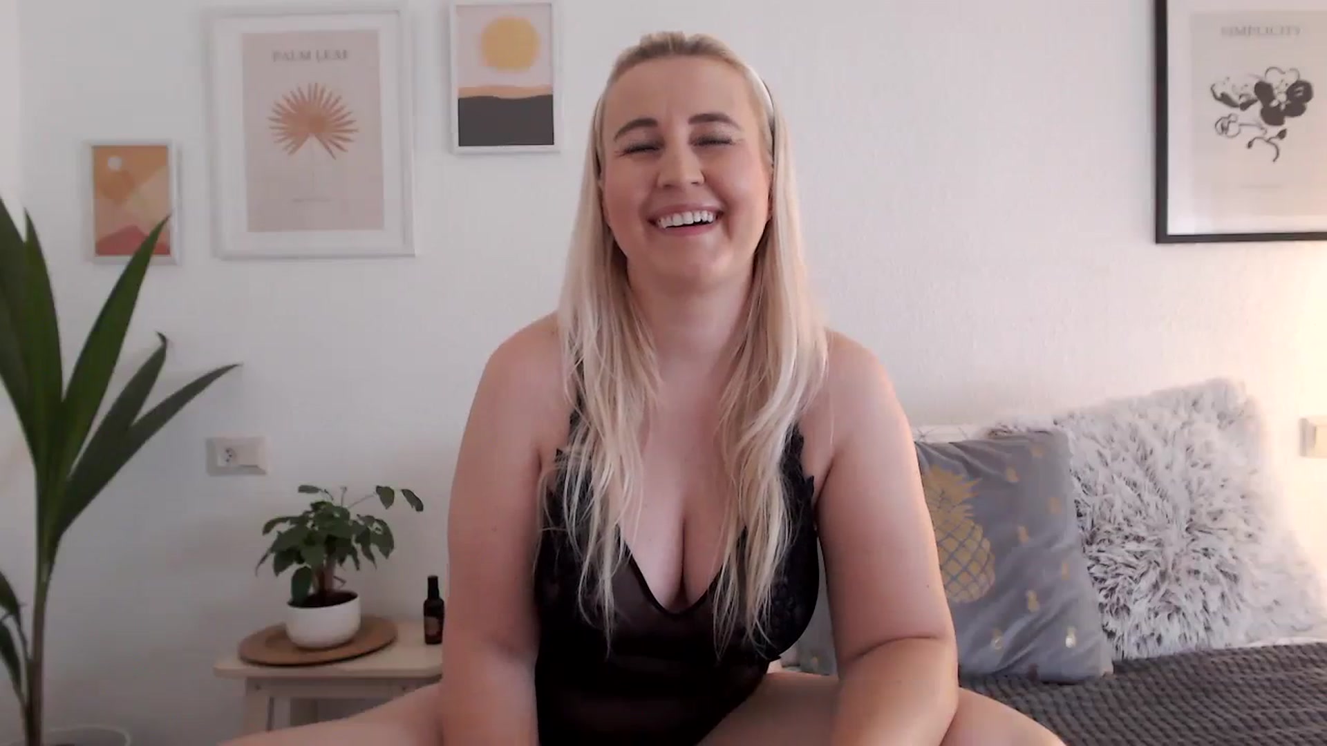 Gallery image thumbnail from NatalieMFC's myfreecams stream on, 08/06/2023, 15:04 image 18 of 20