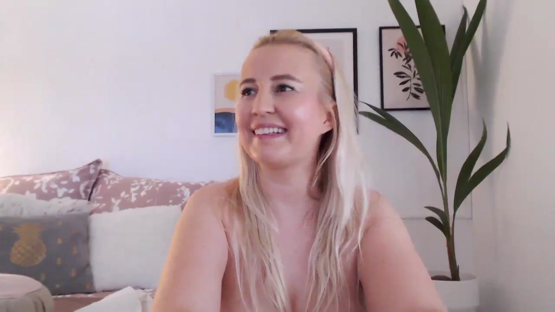 Gallery image thumbnail from NatalieMFC's myfreecams stream on, 09/24/2023, 13:37 image 17 of 20