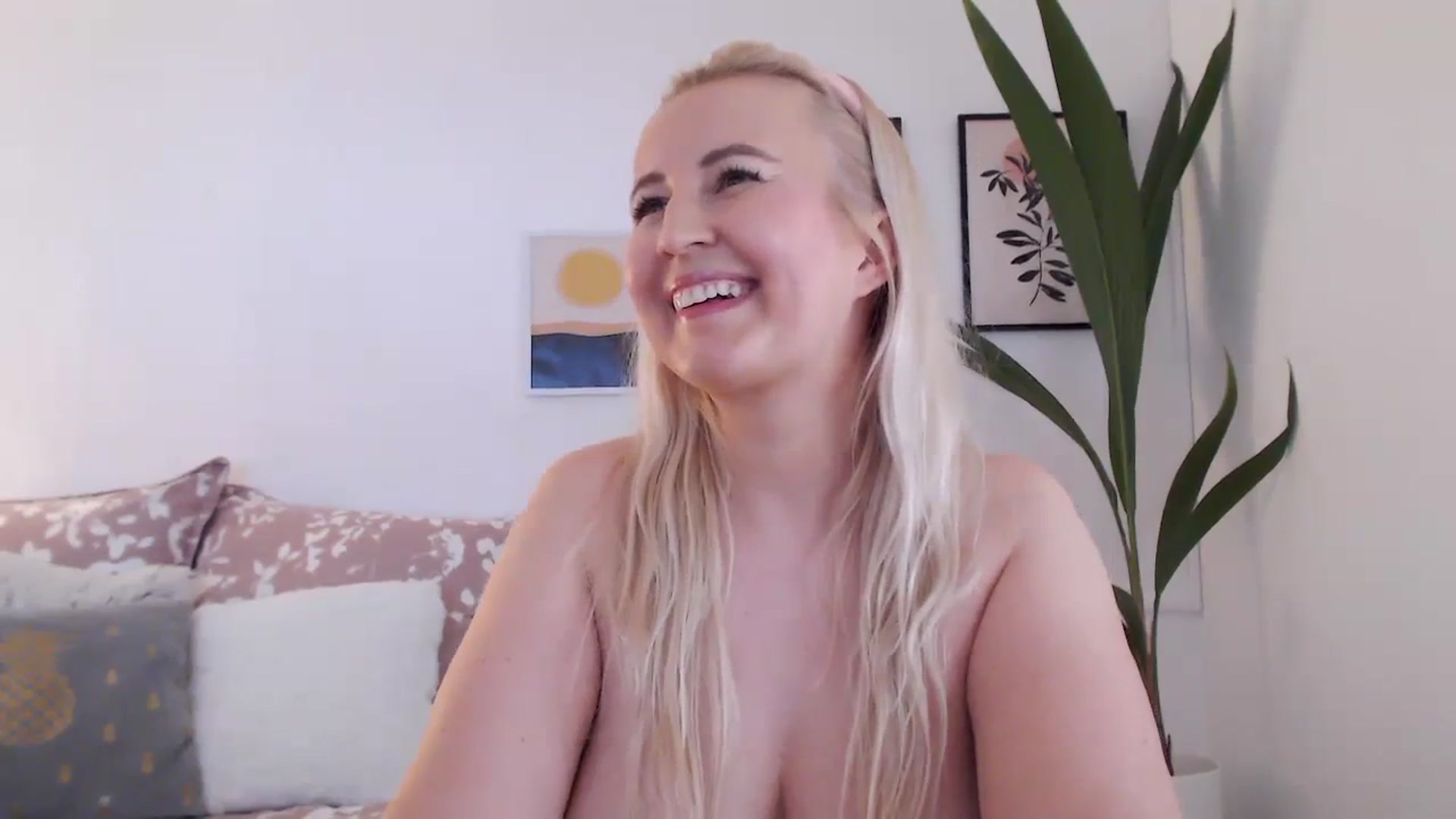 Gallery image thumbnail from NatalieMFC's myfreecams stream on, 09/24/2023, 13:37 image 18 of 20