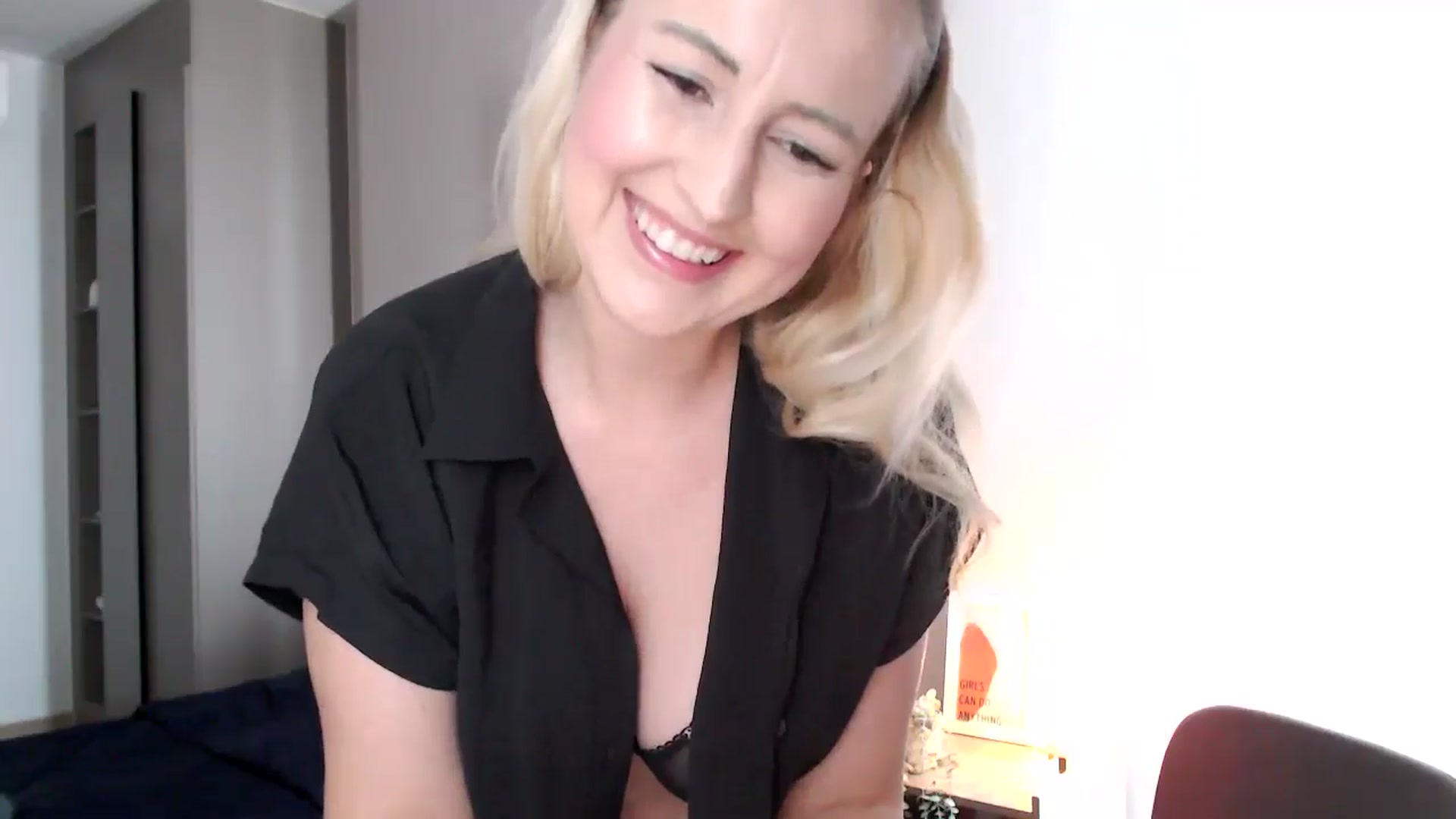 Gallery image thumbnail from NatalieMFC's myfreecams stream on, 06/18/2024, 05:37 image 7 of 20