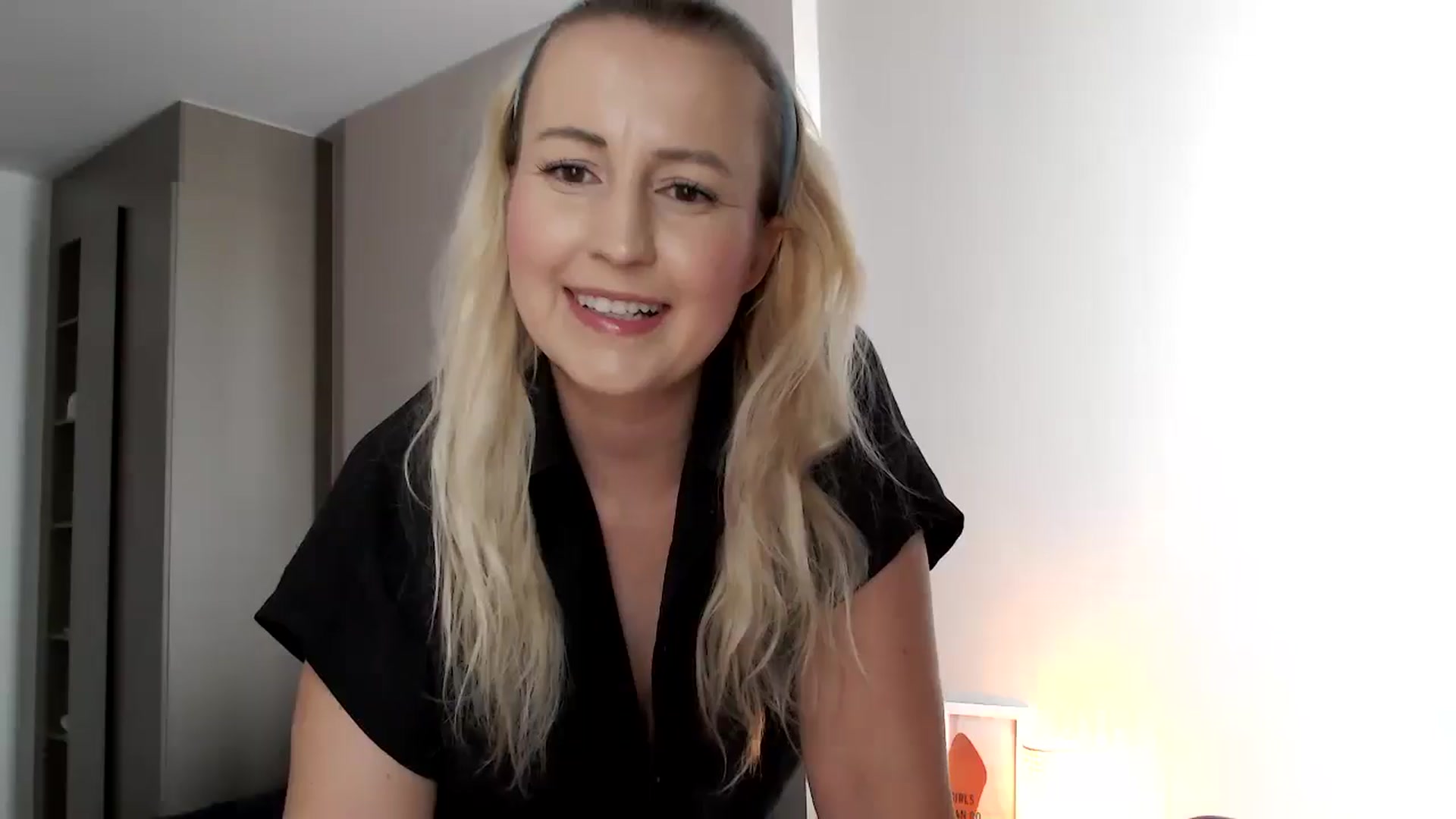 Gallery image thumbnail from NatalieMFC's myfreecams stream on, 06/18/2024, 05:37 image 1 of 20