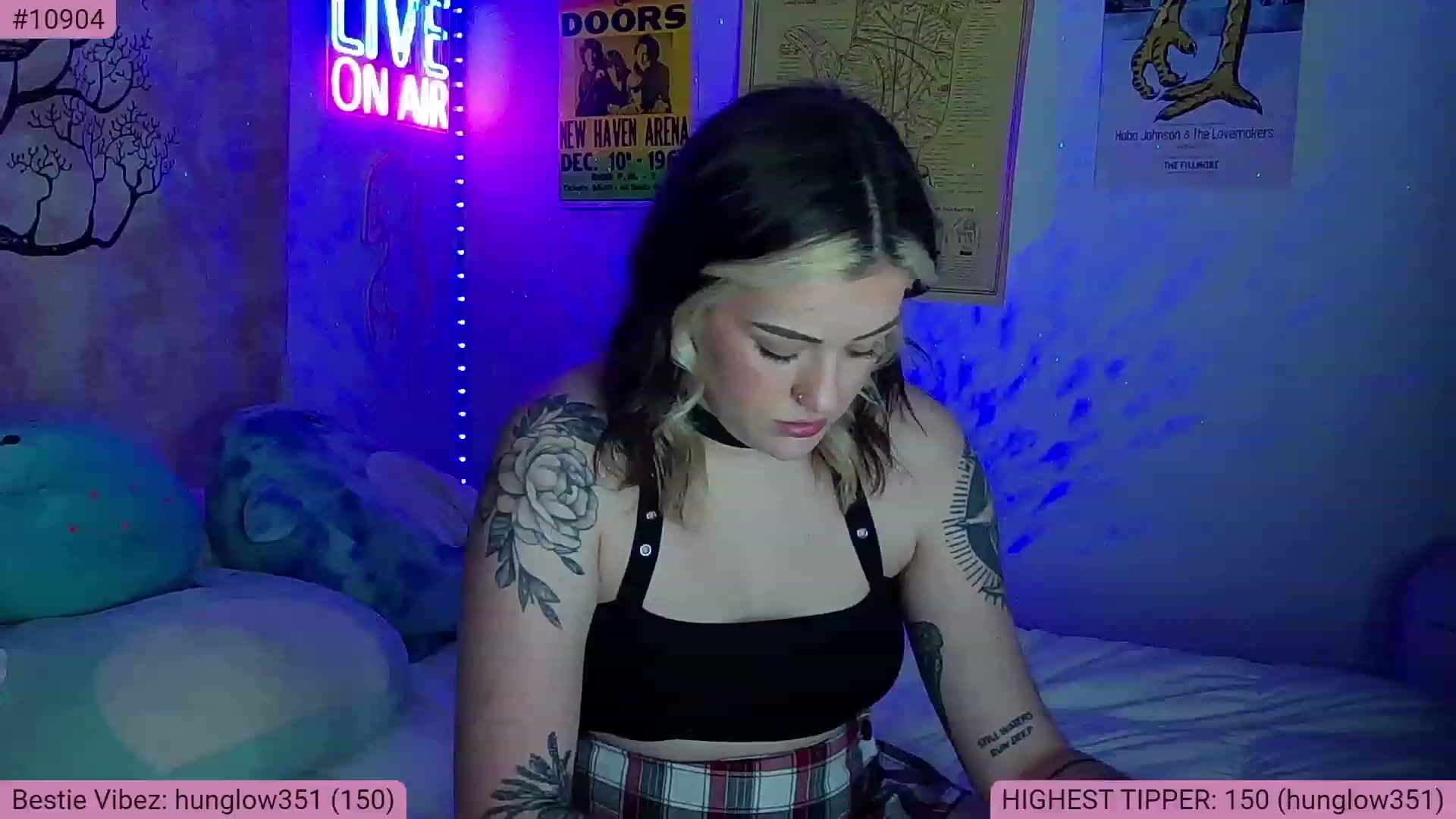 Gallery image thumbnail from NatalieNavedo's myfreecams stream on, 01/27/2023, 06:31 image 11 of 20