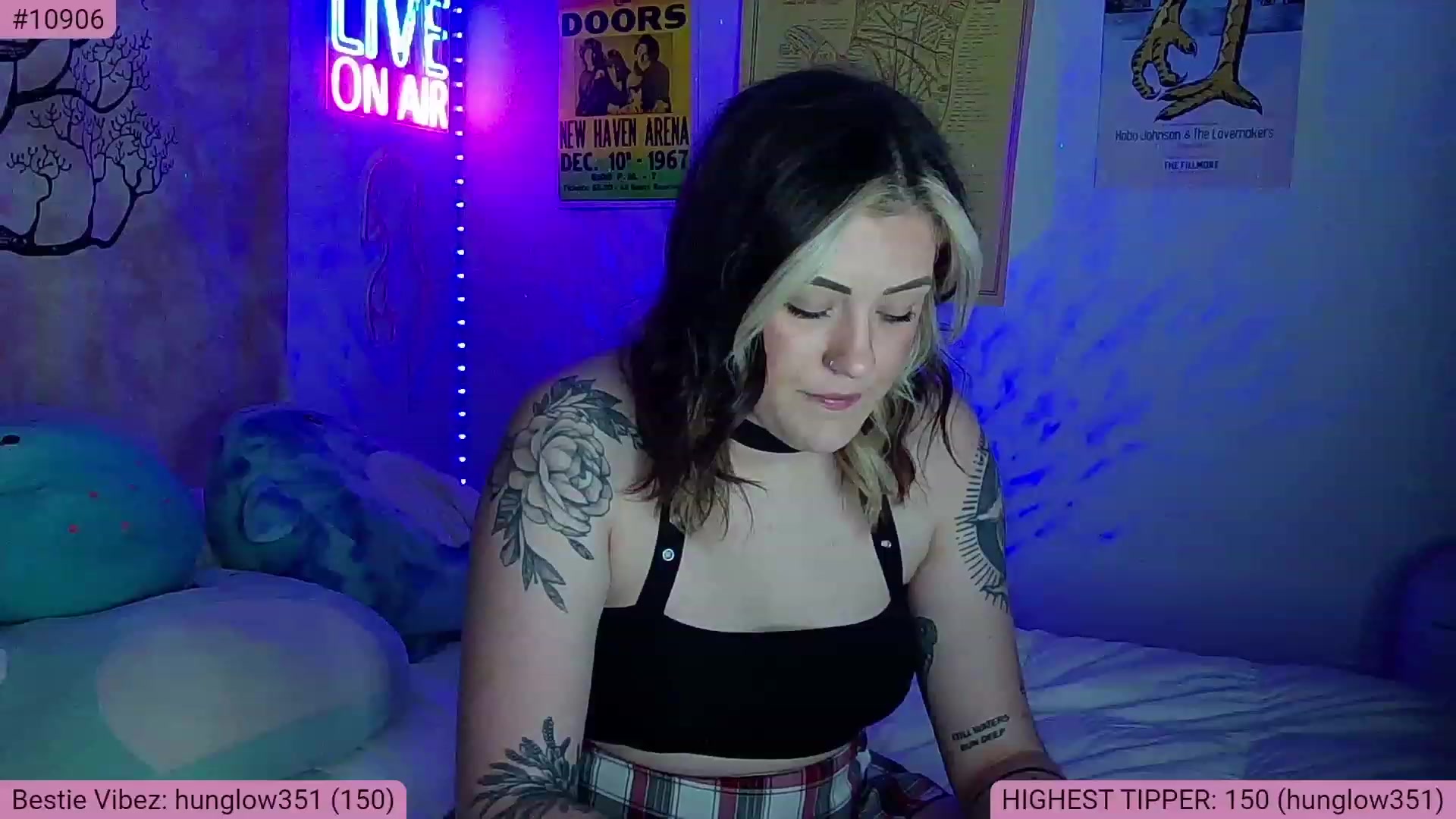 Gallery image thumbnail from NatalieNavedo's myfreecams stream on, 01/27/2023, 06:31 image 4 of 20