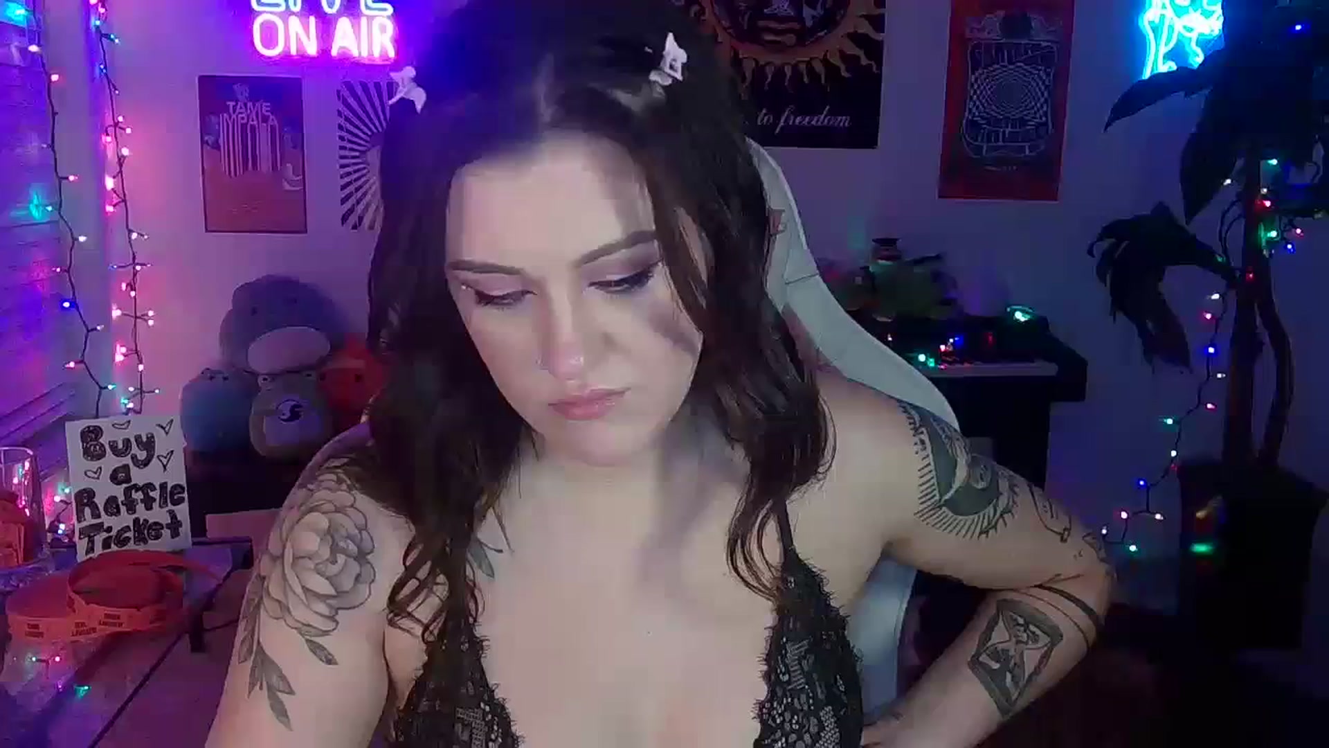 Gallery image thumbnail from NatalieNavedo's myfreecams stream on, 12/19/2023, 14:11 image 12 of 20