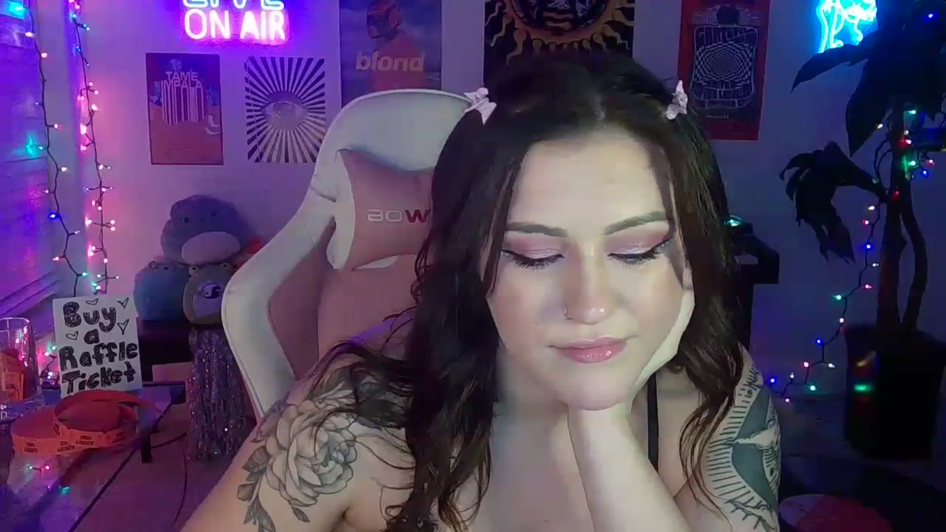 Gallery image thumbnail from NatalieNavedo's myfreecams stream on, 12/19/2023, 14:11 image 4 of 20