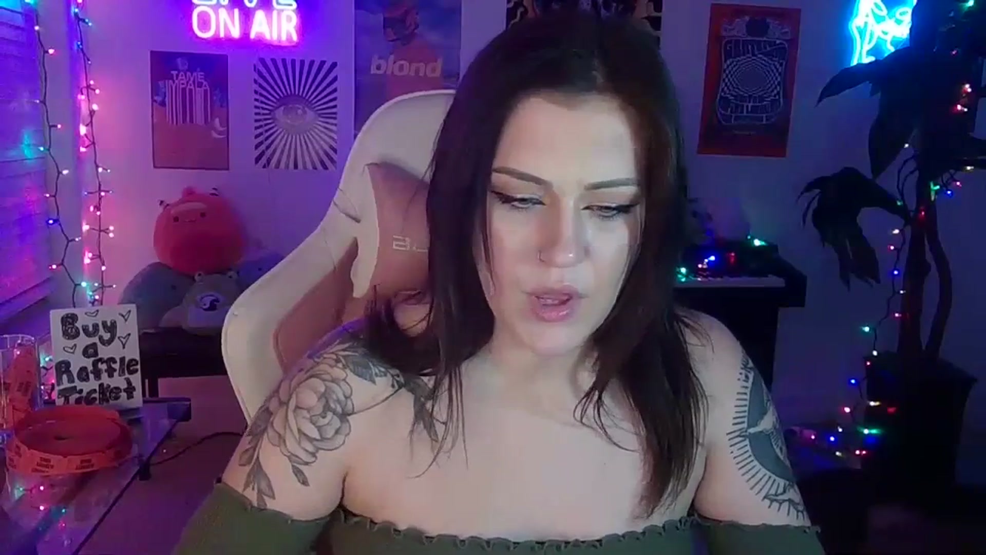 Gallery image thumbnail from NatalieNavedo's myfreecams stream on, 12/22/2023, 11:23 image 15 of 20