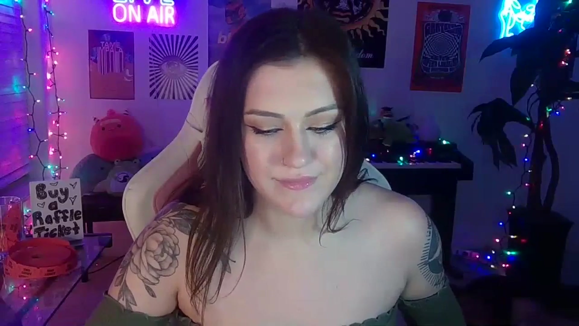 Gallery image thumbnail from NatalieNavedo's myfreecams stream on, 12/22/2023, 11:23 image 7 of 20
