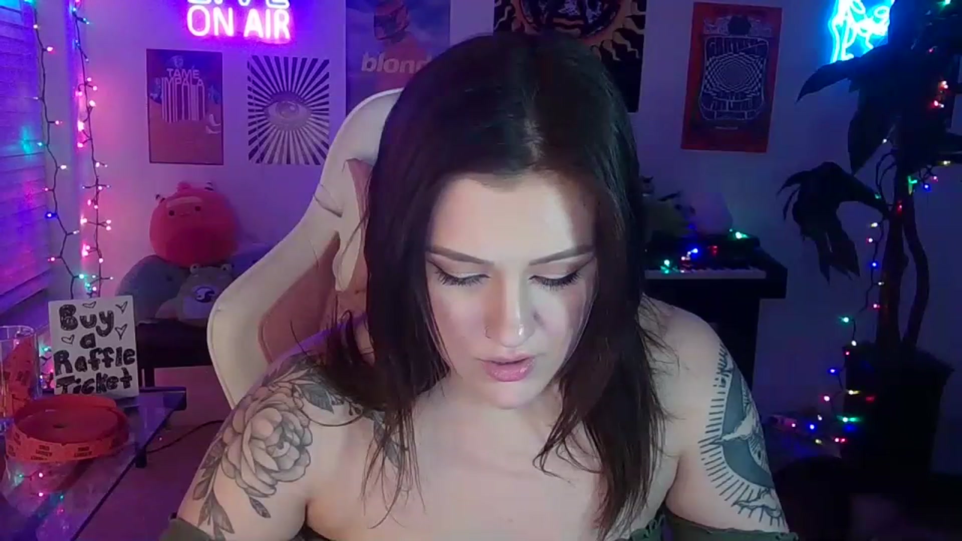 Gallery image thumbnail from NatalieNavedo's myfreecams stream on, 12/22/2023, 11:23 image 14 of 20