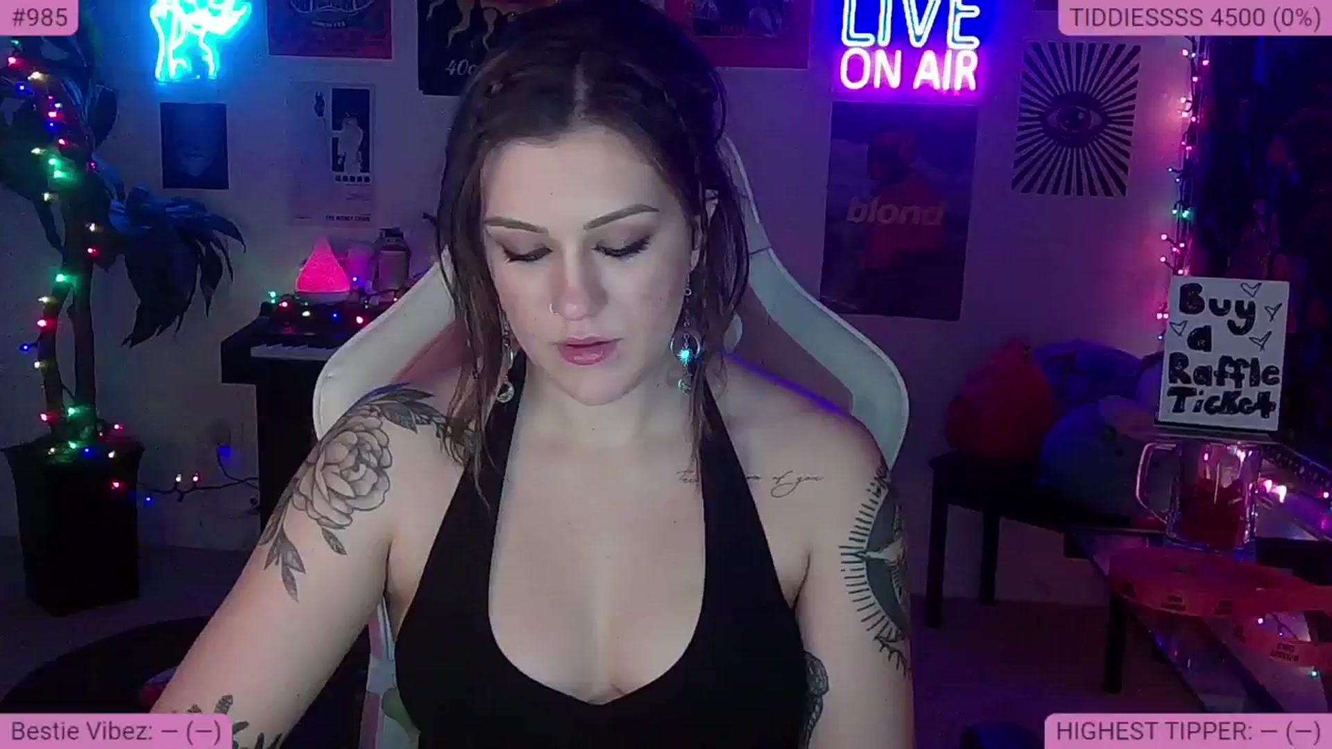 Gallery image thumbnail from NatalieNavedo's myfreecams stream on, 01/18/2024, 11:59 image 14 of 20