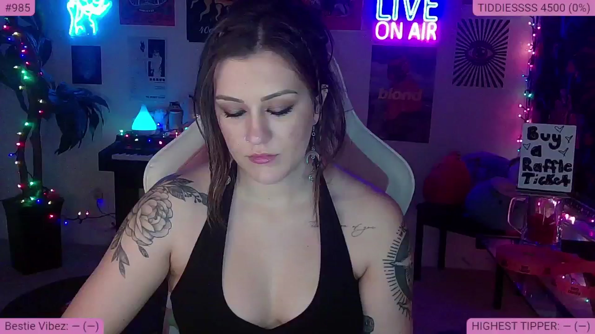 Gallery image thumbnail from NatalieNavedo's myfreecams stream on, 01/18/2024, 11:59 image 12 of 20