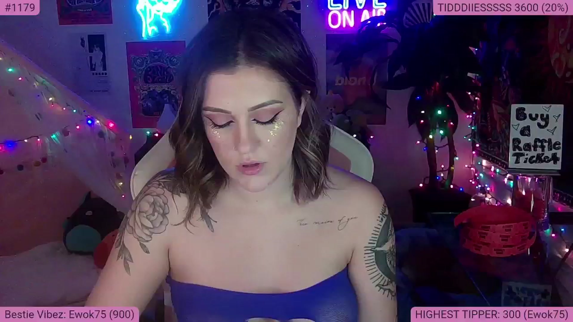 Gallery image thumbnail from NatalieNavedo's myfreecams stream on, 01/25/2024, 10:45 image 14 of 20