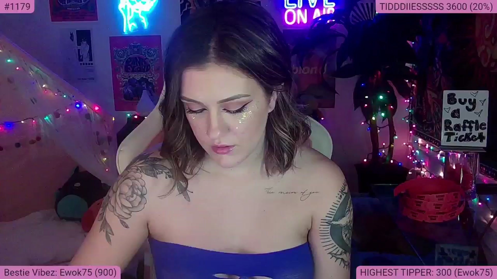 Gallery image thumbnail from NatalieNavedo's myfreecams stream on, 01/25/2024, 10:45 image 18 of 20