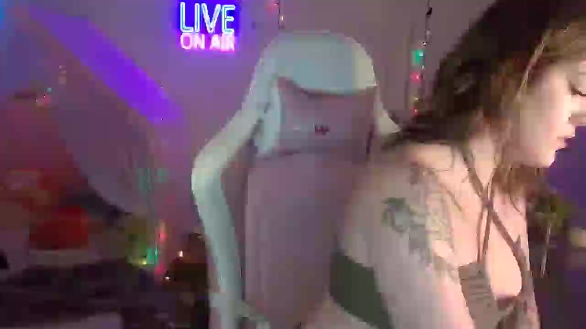 Gallery image thumbnail from NatalieNavedo's myfreecams stream on, 05/13/2024, 10:10 image 1 of 20