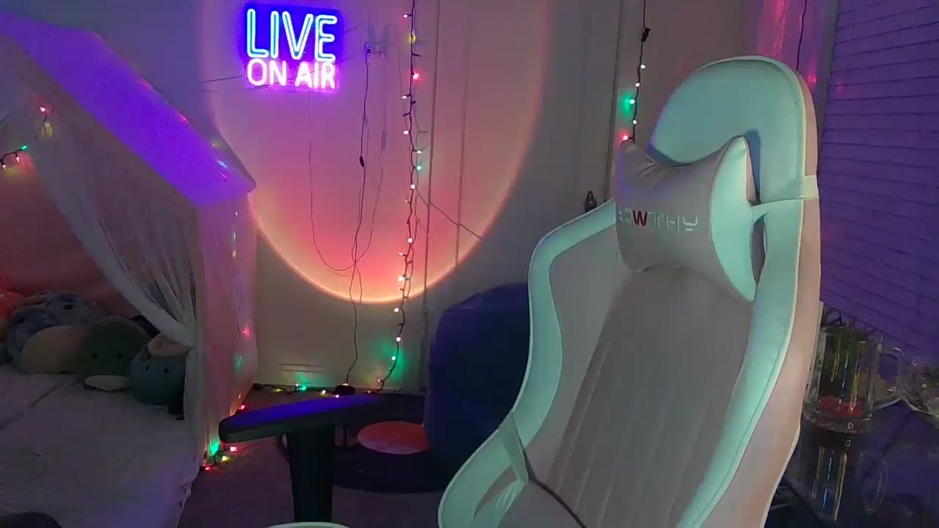 Gallery image thumbnail from NatalieNavedo's myfreecams stream on, 06/28/2024, 14:44 image 5 of 20