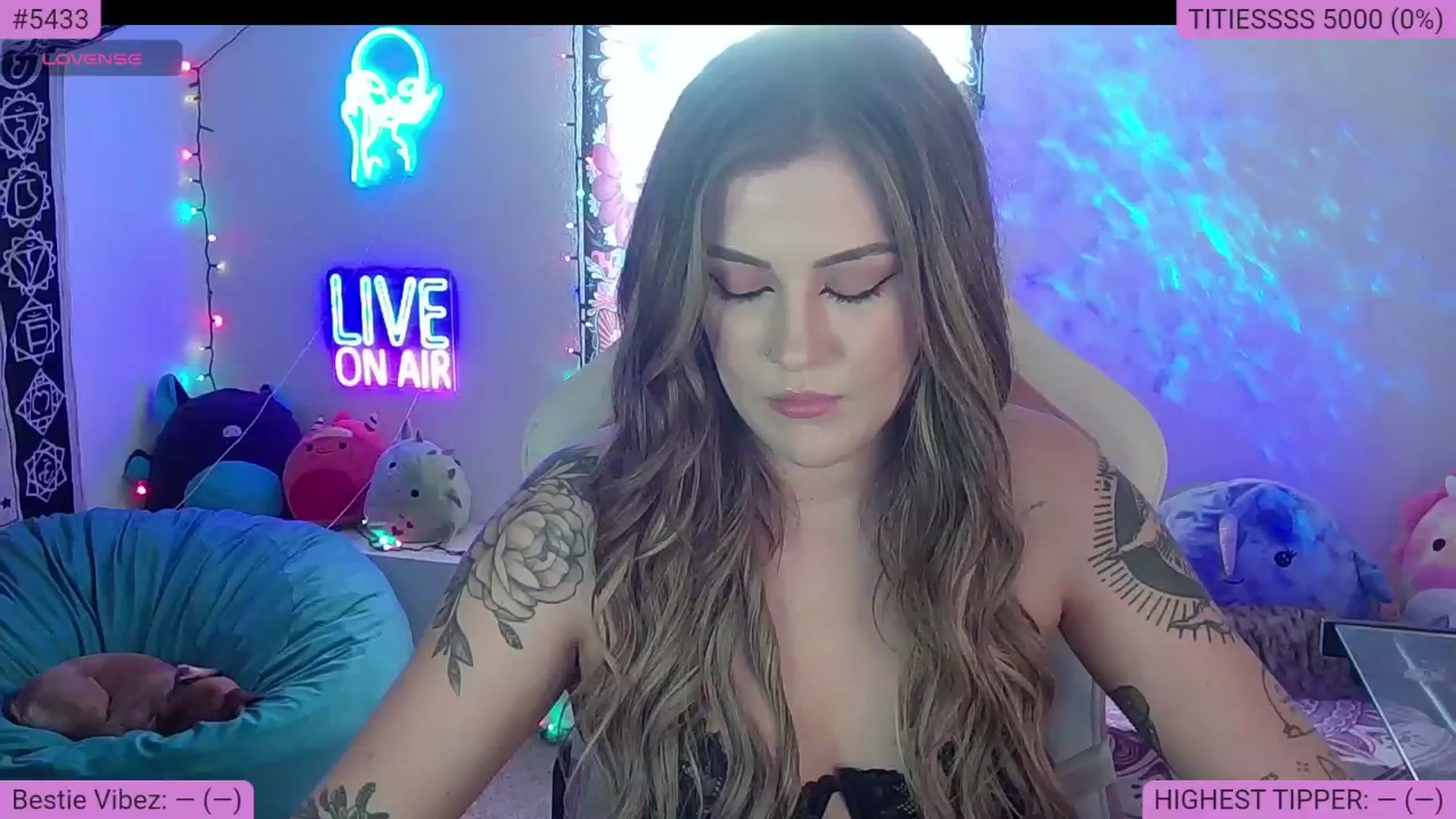Gallery image thumbnail from NatalieNavedo's myfreecams stream on, 08/09/2024, 02:30 image 13 of 20