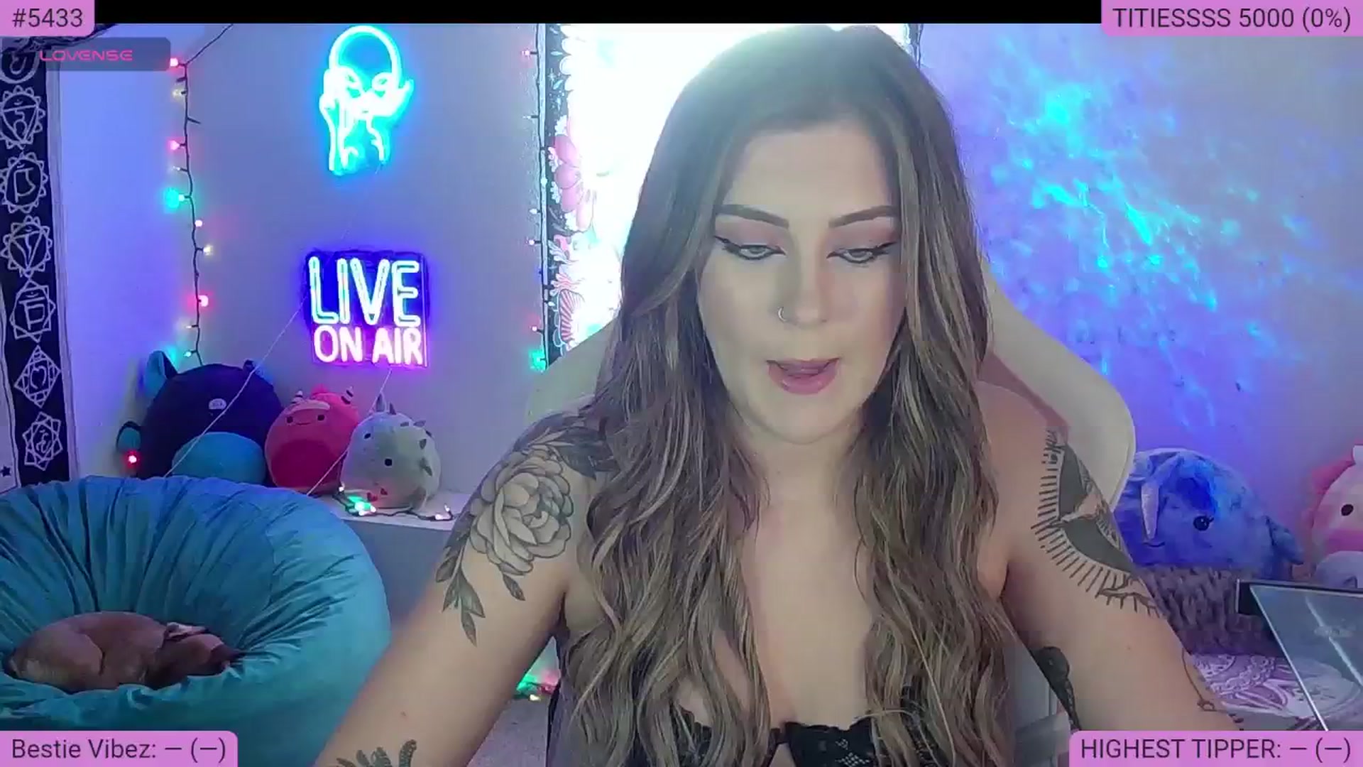 Gallery image thumbnail from NatalieNavedo's myfreecams stream on, 08/09/2024, 02:30 image 15 of 20
