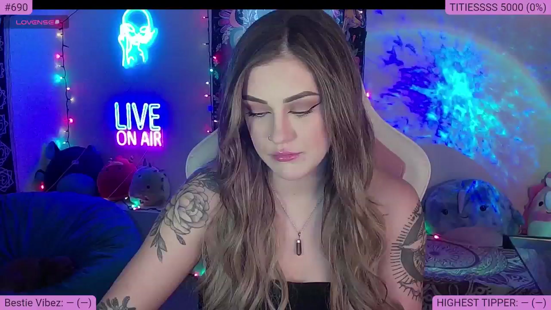 Gallery image thumbnail from NatalieNavedo's myfreecams stream on, 08/25/2024, 03:02 image 1 of 20