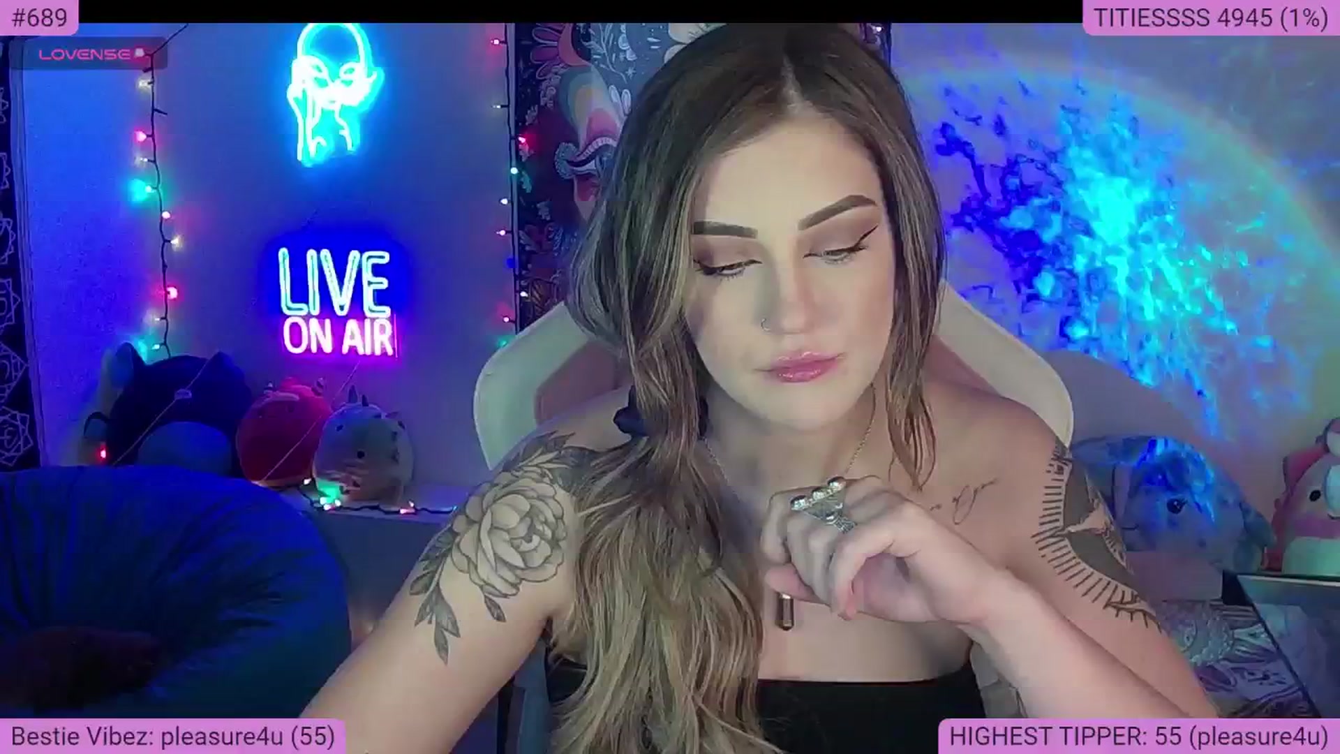 Gallery image thumbnail from NatalieNavedo's myfreecams stream on, 08/25/2024, 03:02 image 18 of 20