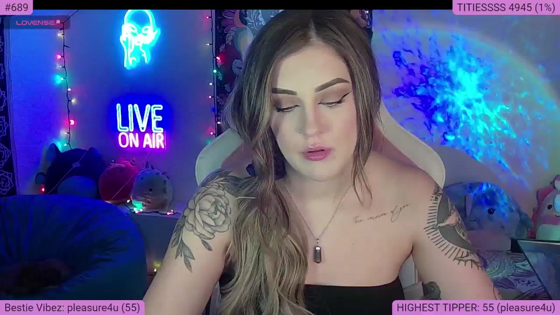 Gallery image thumbnail from NatalieNavedo's myfreecams stream on, 08/25/2024, 03:02 image 16 of 20
