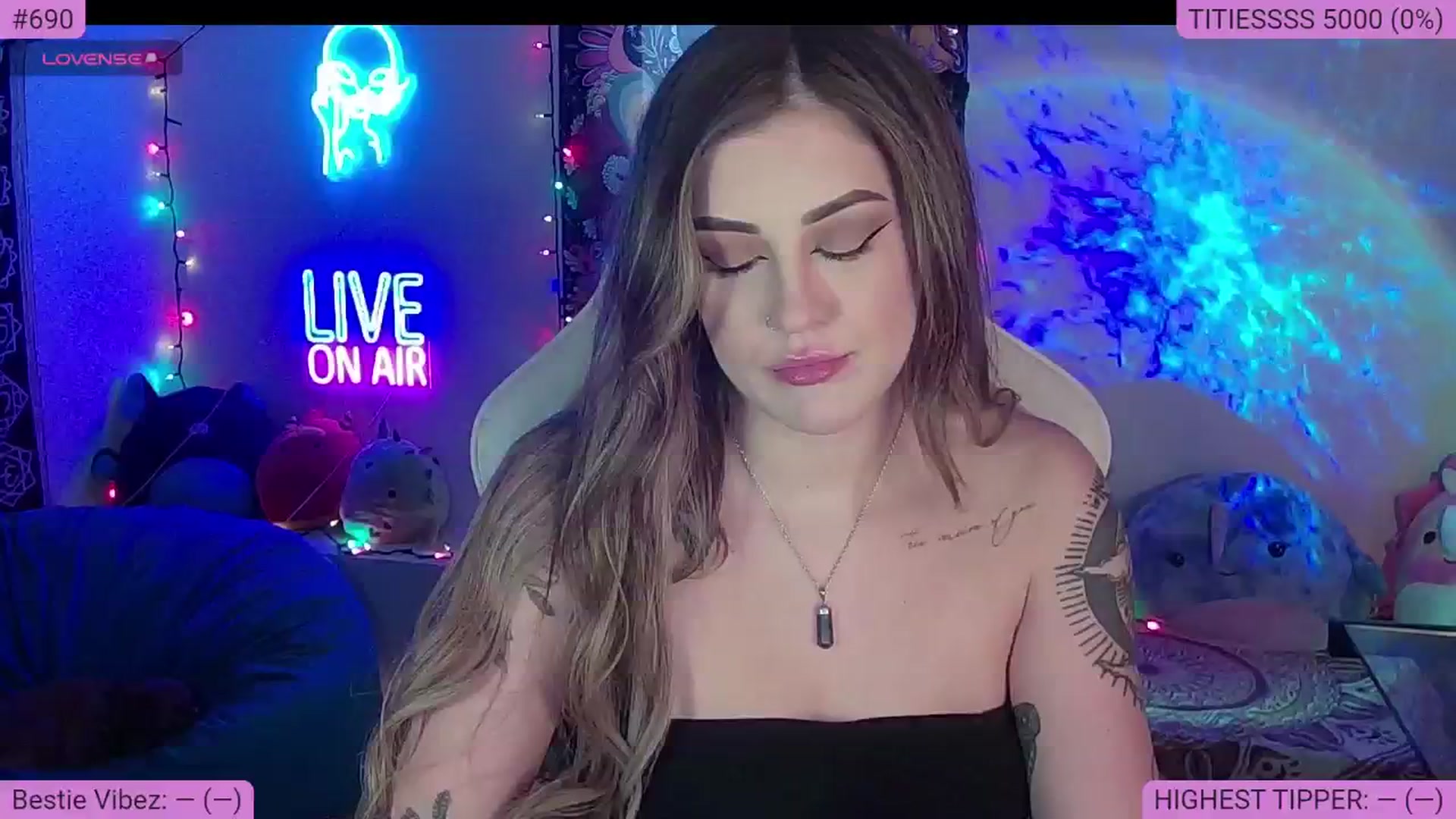Gallery image thumbnail from NatalieNavedo's myfreecams stream on, 08/25/2024, 03:02 image 5 of 20
