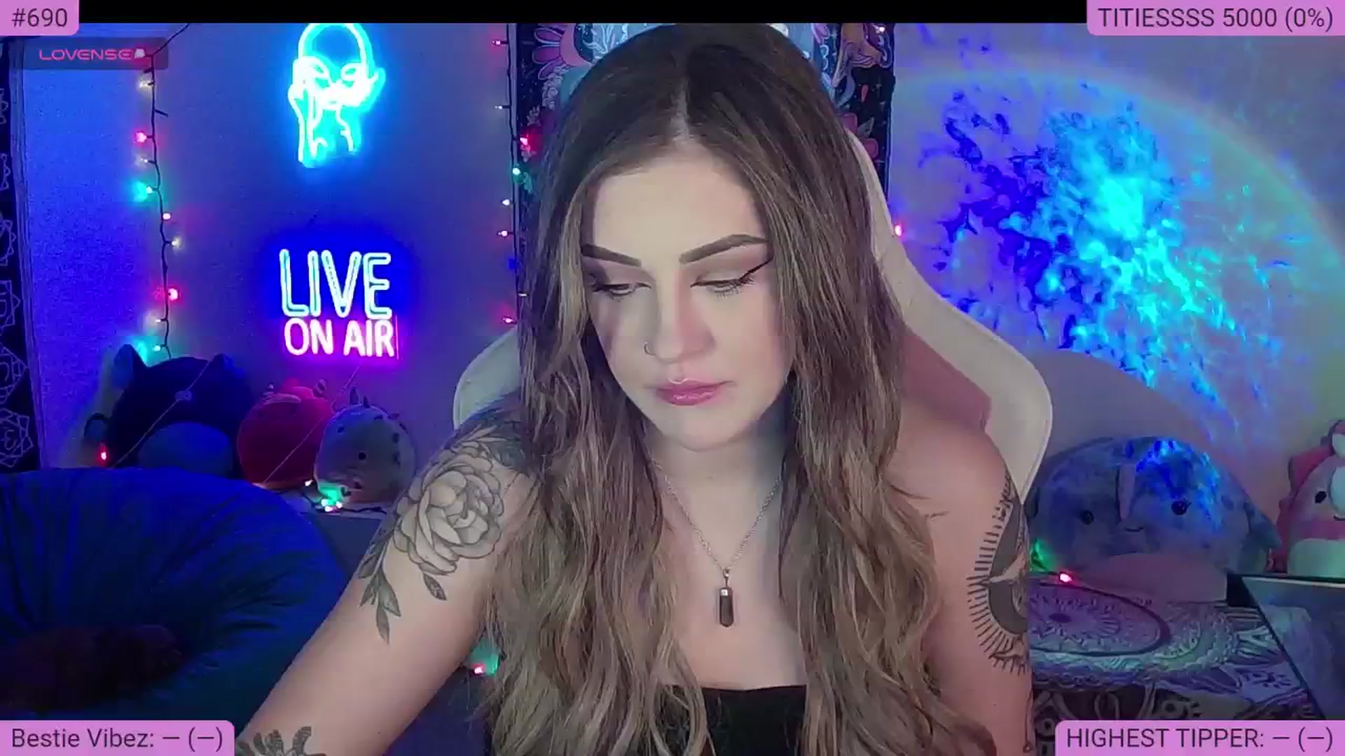 Gallery image thumbnail from NatalieNavedo's myfreecams stream on, 08/25/2024, 03:02 image 2 of 20
