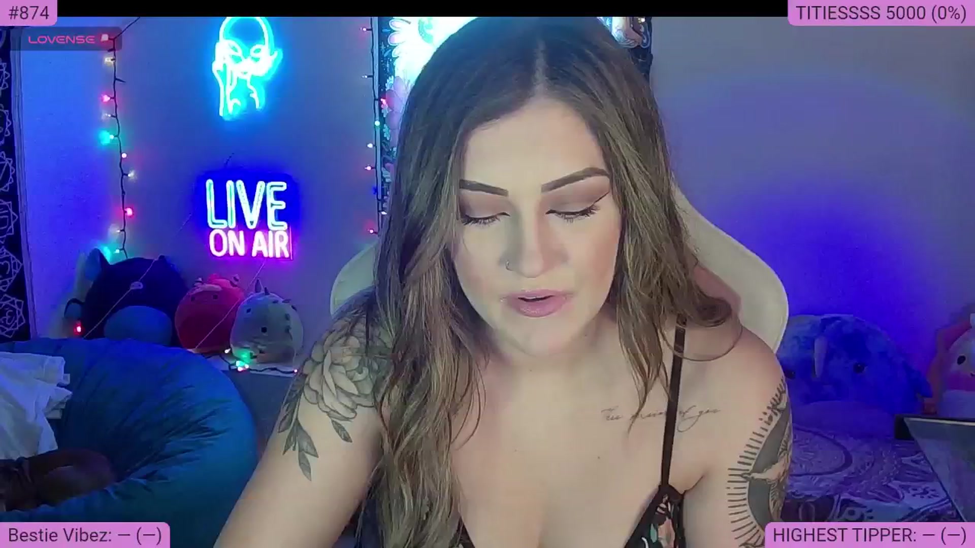 Gallery image thumbnail from NatalieNavedo's myfreecams stream on, 08/29/2024, 22:01 image 7 of 20