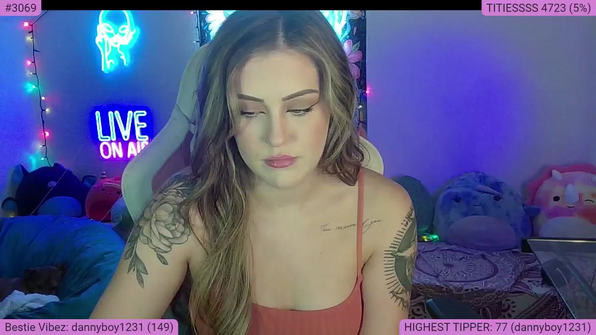 Gallery image thumbnail from NatalieNavedo's myfreecams stream on, 09/25/2024, 21:34 image 11 of 20