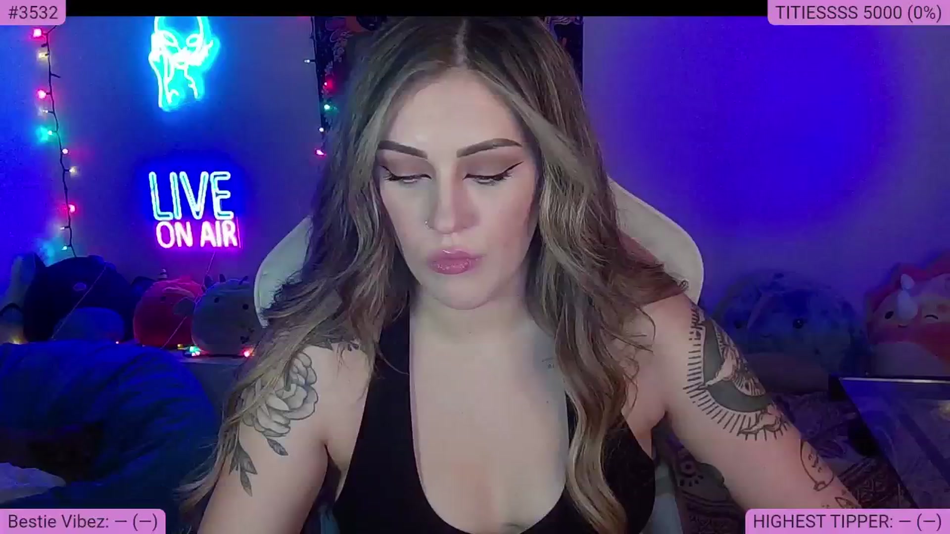 Gallery image thumbnail from NatalieNavedo's myfreecams stream on, 09/30/2024, 03:03 image 17 of 20