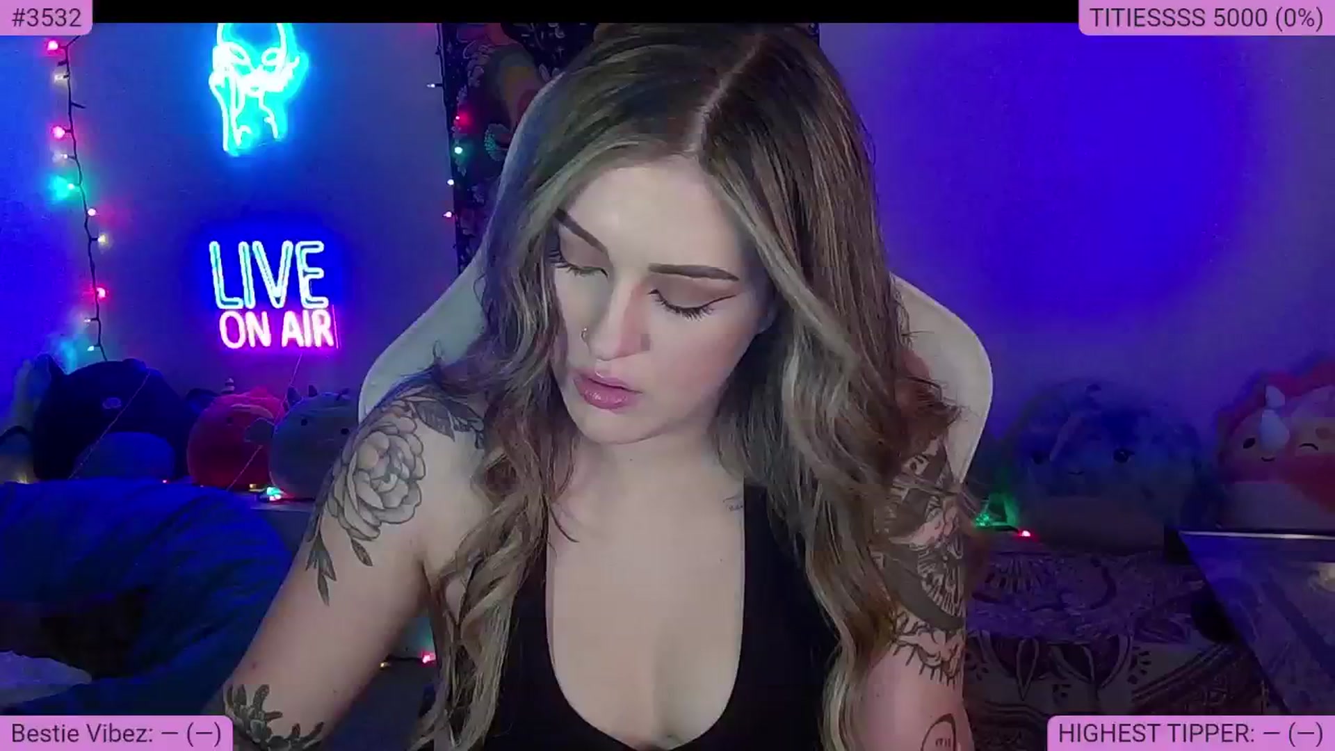 Gallery image thumbnail from NatalieNavedo's myfreecams stream on, 09/30/2024, 03:03 image 9 of 20