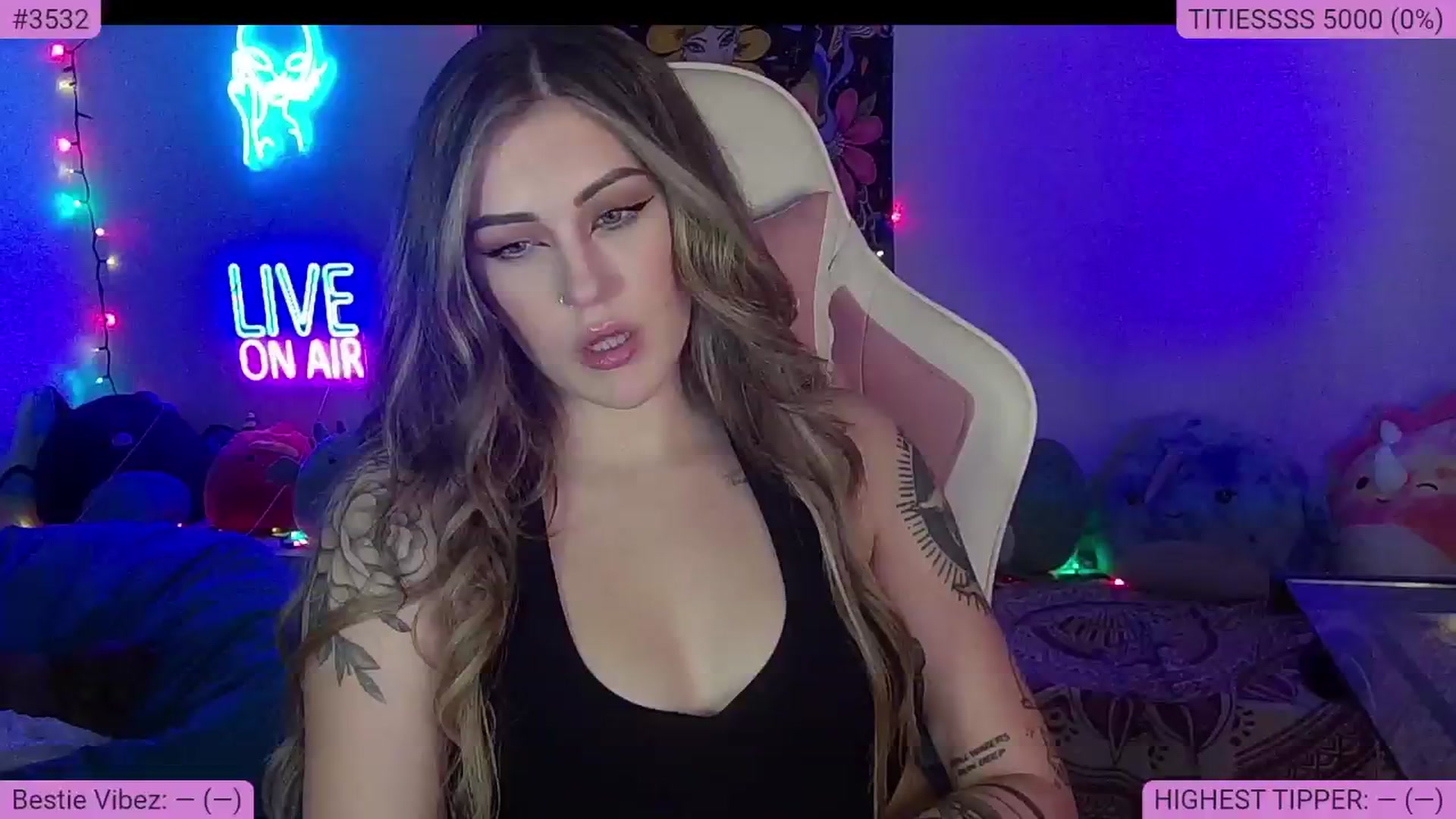 Gallery image thumbnail from NatalieNavedo's myfreecams stream on, 09/30/2024, 03:03 image 2 of 20