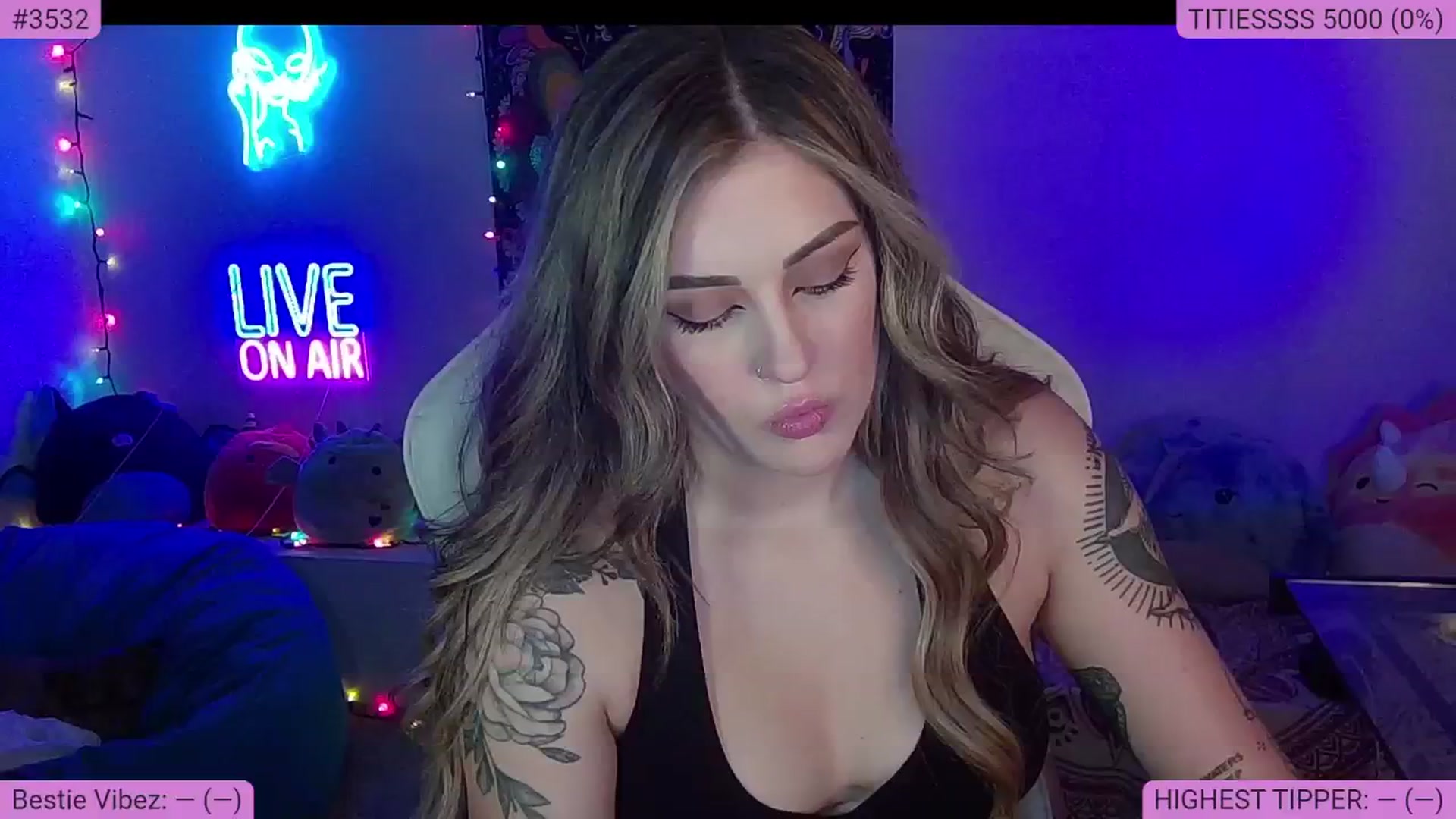 Gallery image thumbnail from NatalieNavedo's myfreecams stream on, 09/30/2024, 03:03 image 12 of 20