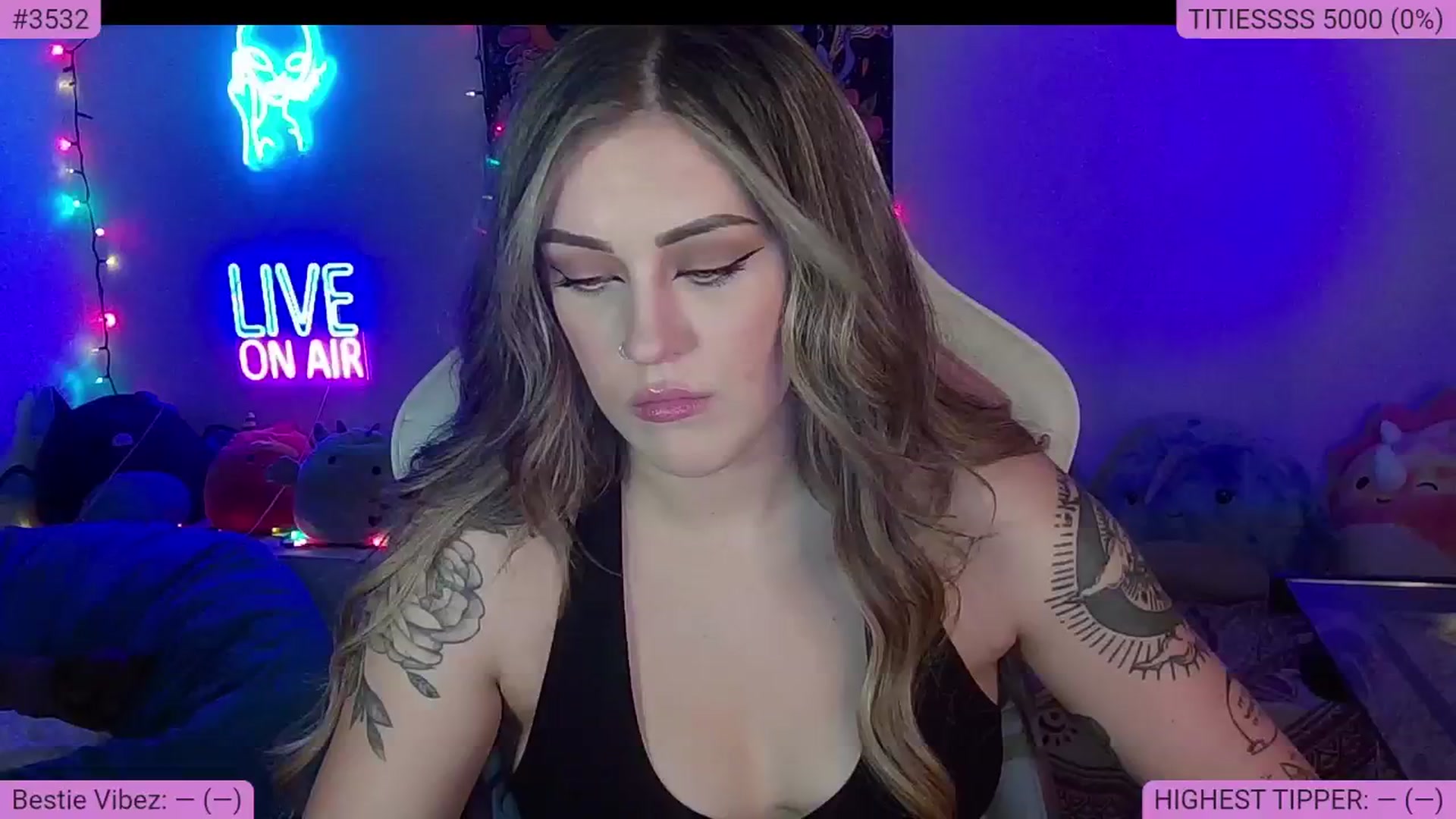 Gallery image thumbnail from NatalieNavedo's myfreecams stream on, 09/30/2024, 03:03 image 16 of 20
