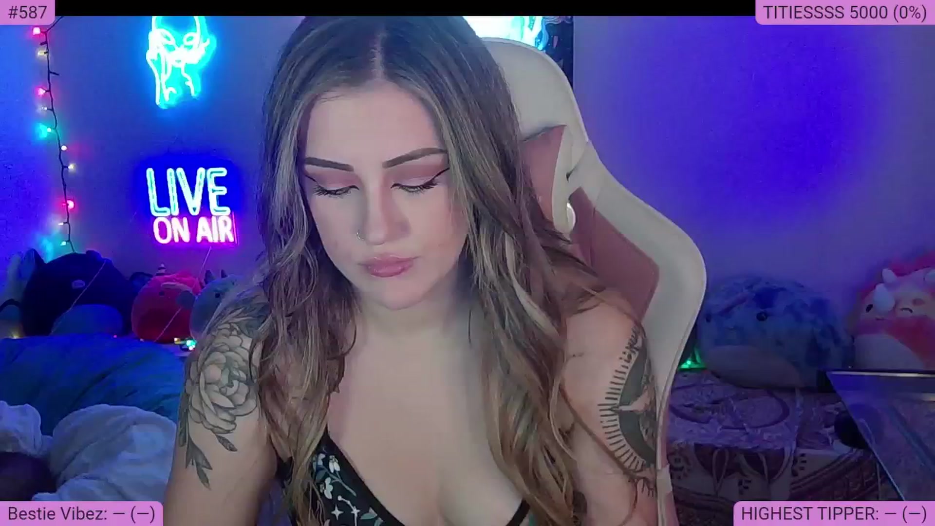 Gallery image thumbnail from NatalieNavedo's myfreecams stream on, 10/01/2024, 17:32 image 3 of 20