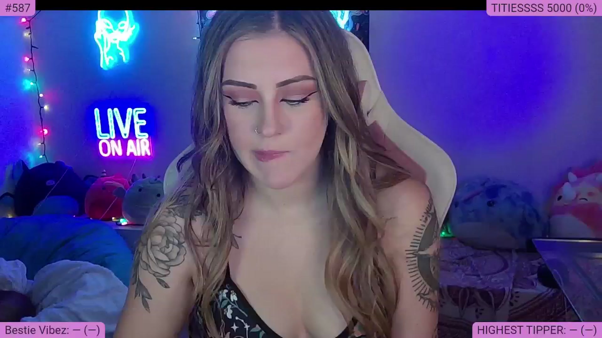 Gallery image thumbnail from NatalieNavedo's myfreecams stream on, 10/01/2024, 17:32 image 1 of 20