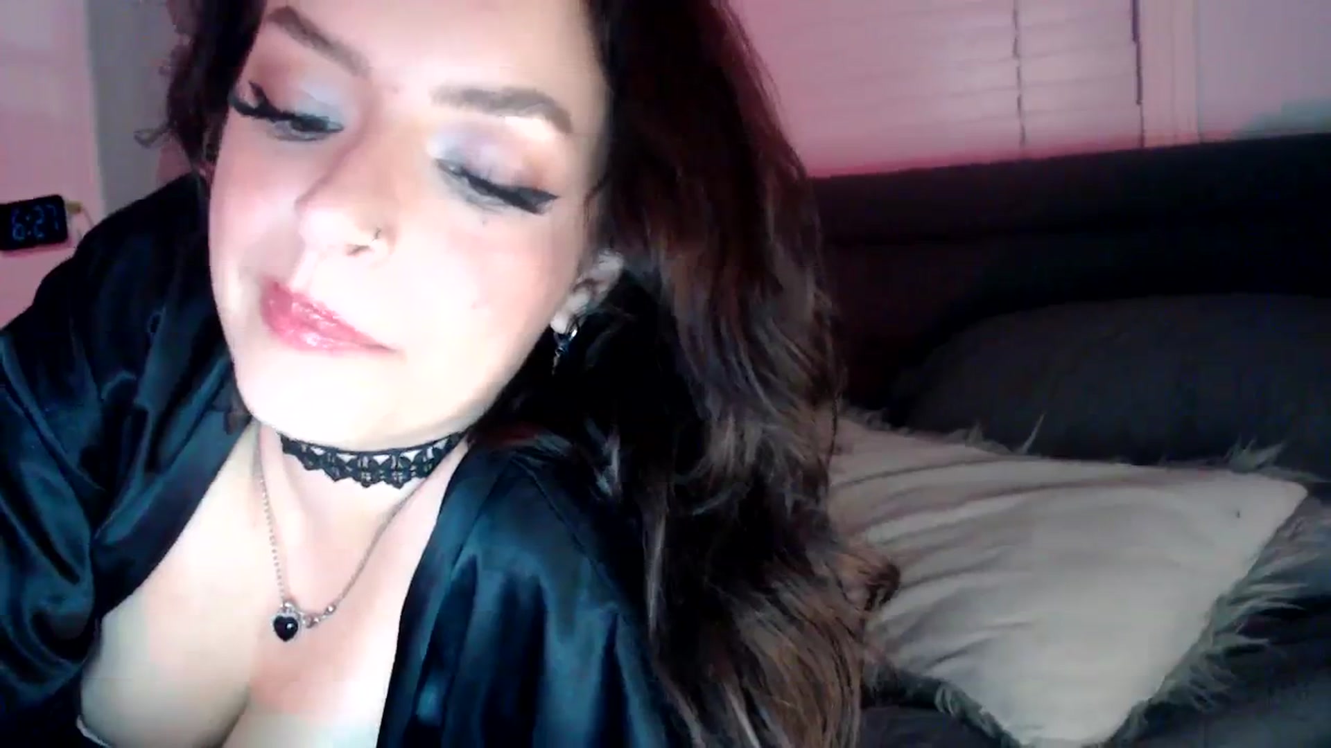 Gallery image thumbnail from NatalieSenpai's myfreecams stream on, 11/03/2023, 12:48 image 15 of 20
