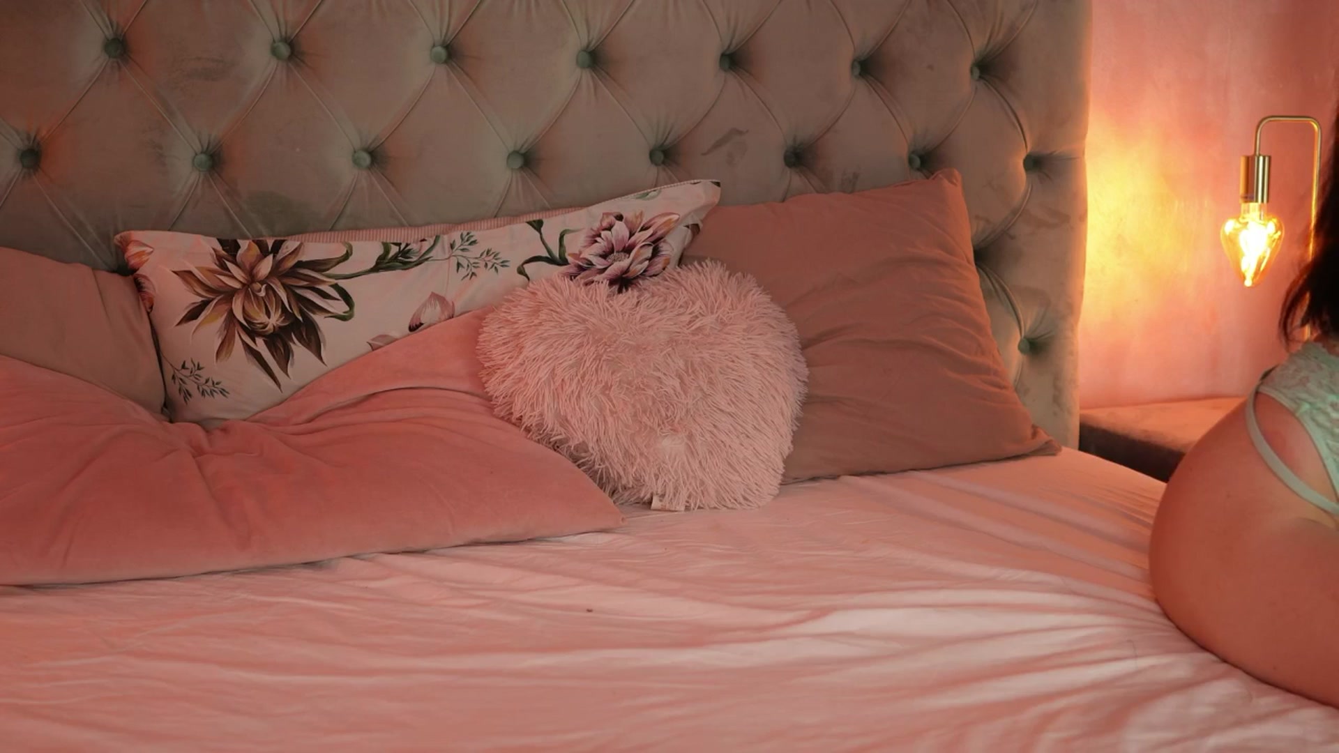 Gallery image thumbnail from NatalieShaw's myfreecams stream on, 08/22/2025, 21:44 image 13 of 20